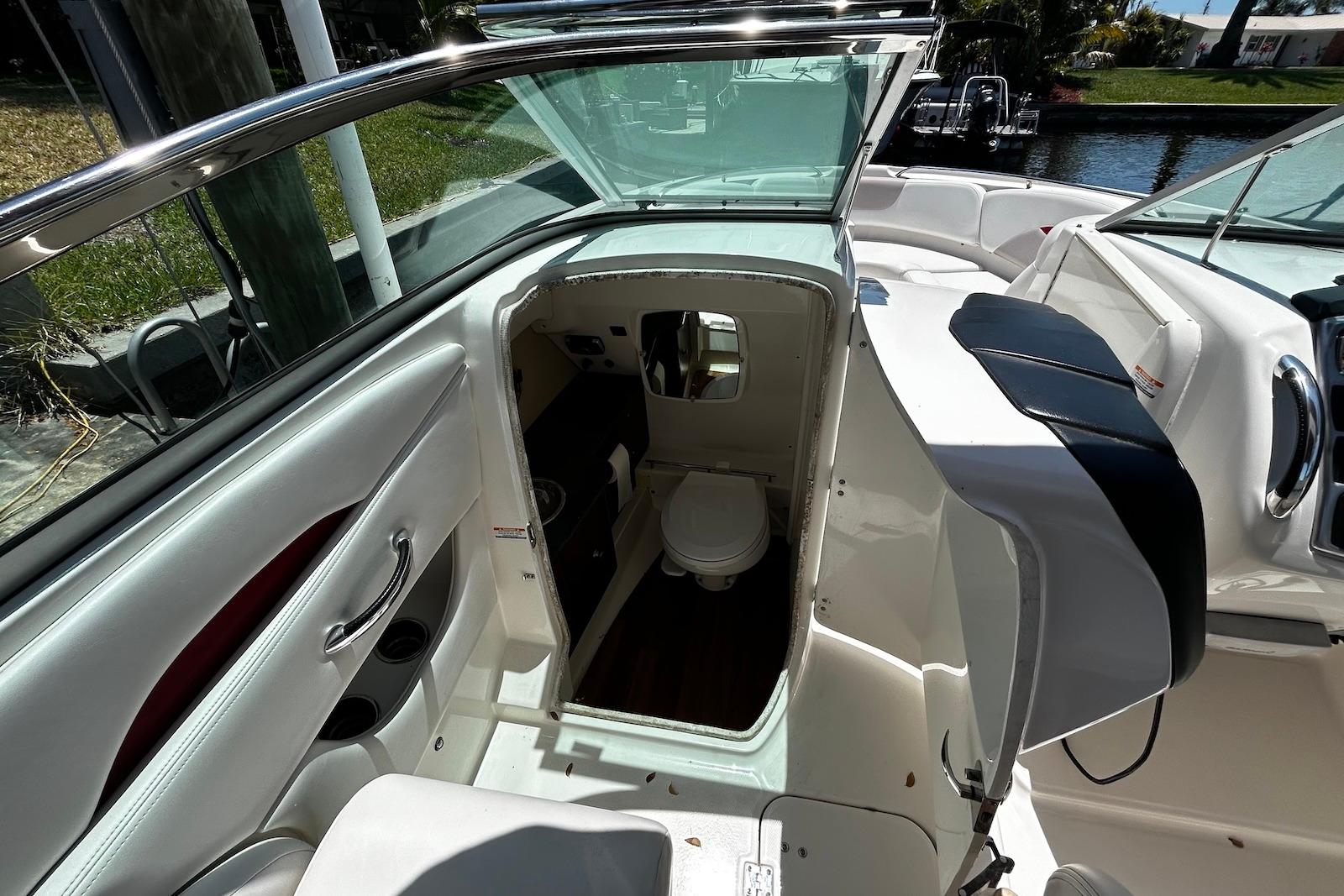 GA 10617 LR Knot 10 Yacht Sales GA 10617 LR Knot 10 Yacht Sales
