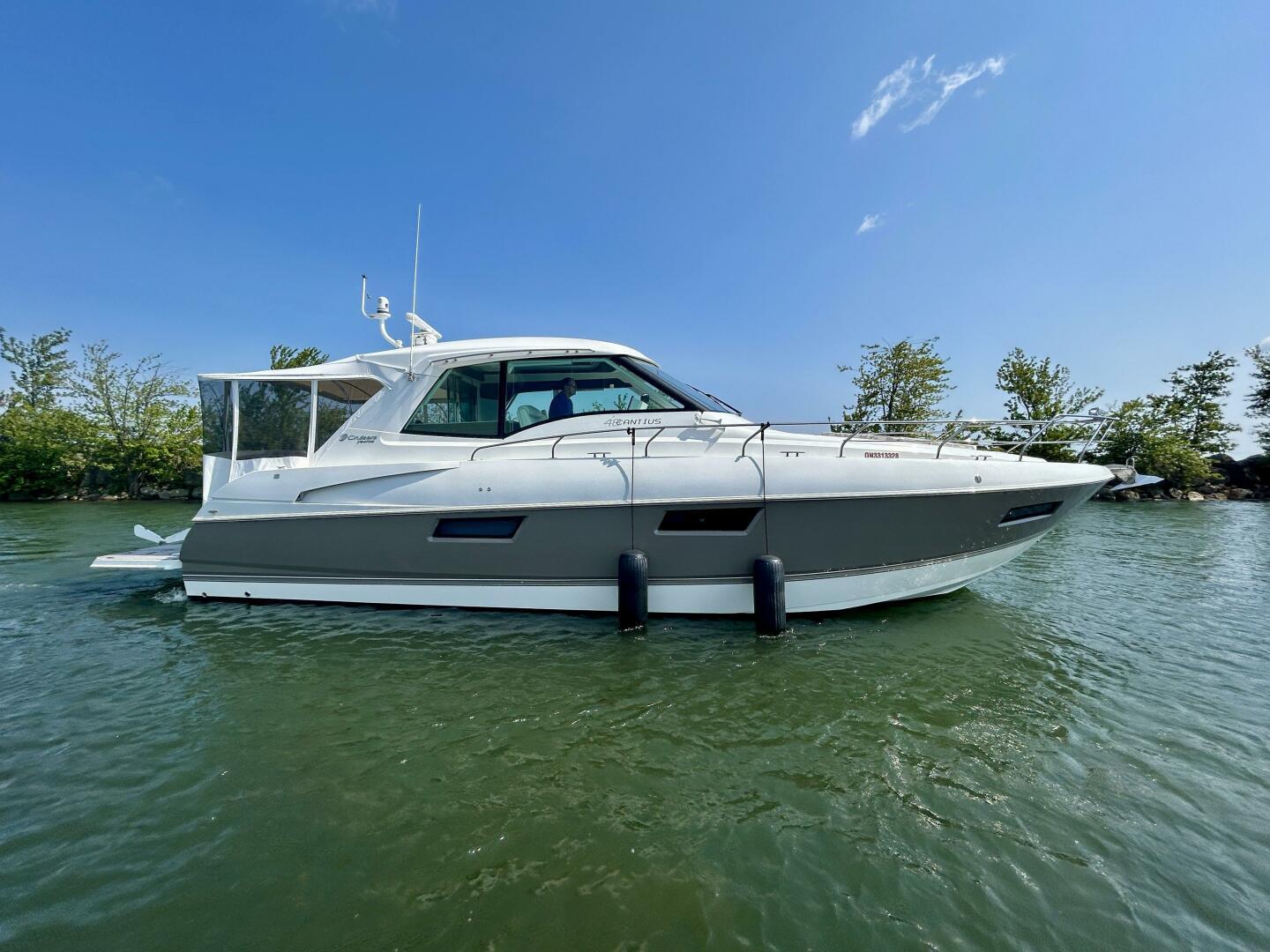 2011-cruisers-yachts-48-cantius-power-9750201-20250610141620301-1_XLARGE