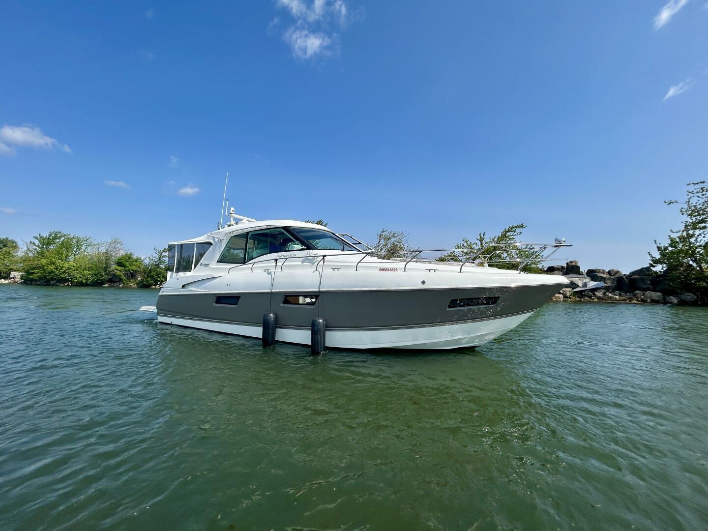 2011-cruisers-yachts-48-cantius-power-9750201-20250610141624252-1_XLARGE