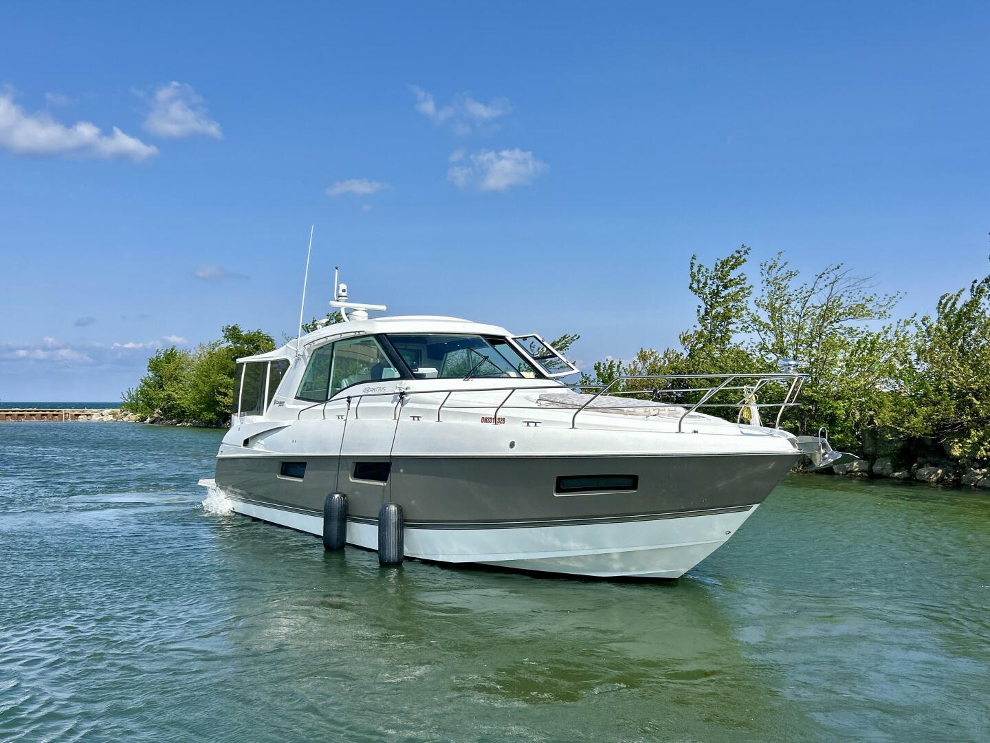 2011-cruisers-yachts-48-cantius-power-9750201-20250610141626252-1_XLARGE