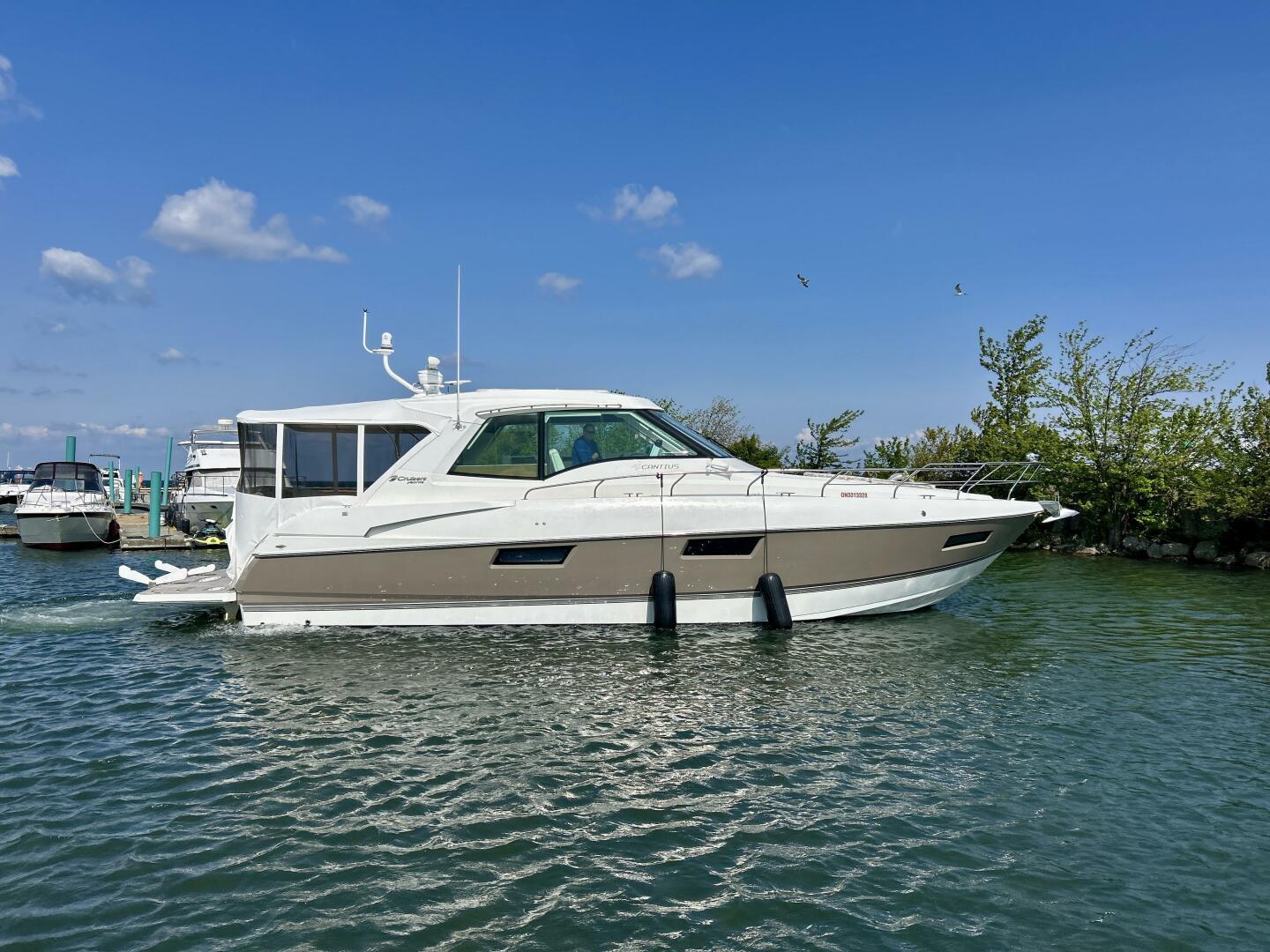 2011-cruisers-yachts-48-cantius-power-9750201-20250610141628300-1_XLARGE