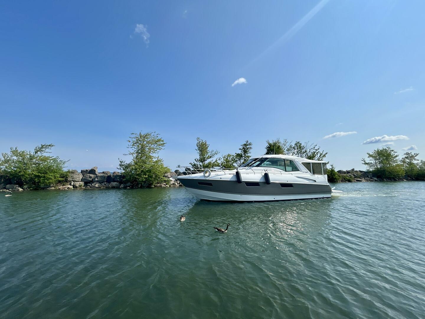 2011-cruisers-yachts-48-cantius-power-9750201-20250610141630262-1_XLARGE