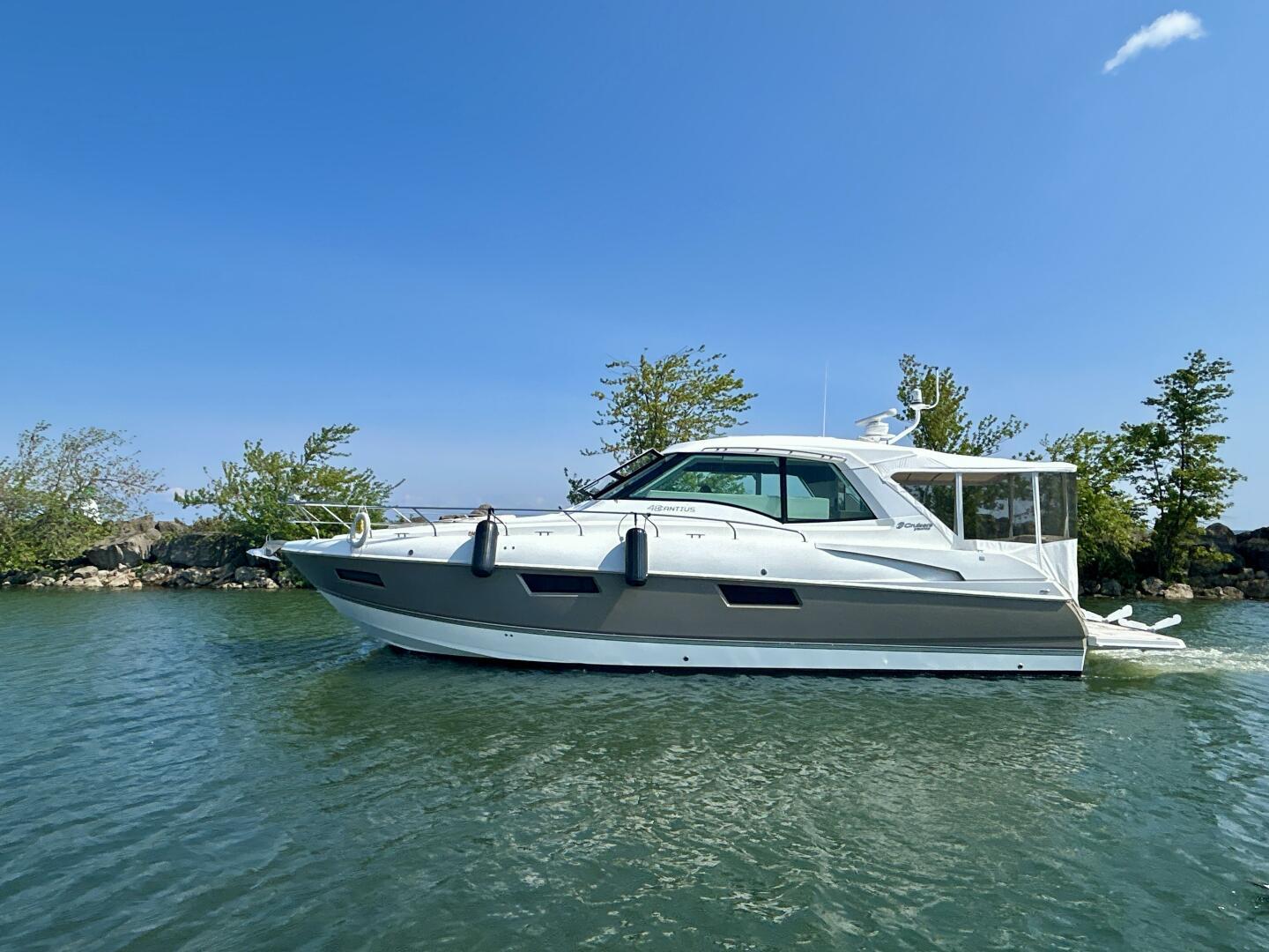 2011-cruisers-yachts-48-cantius-power-9750201-20250610141631291-1_XLARGE