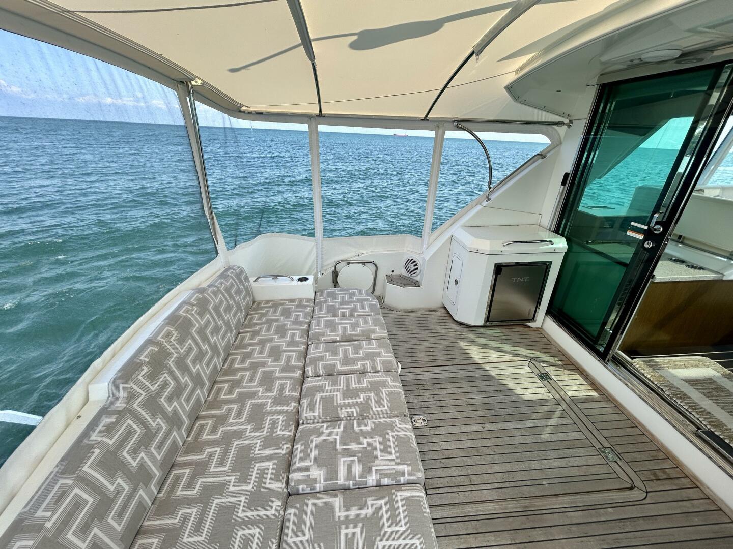 2011-cruisers-yachts-48-cantius-power-9750201-20250610141638088-1_XLARGE