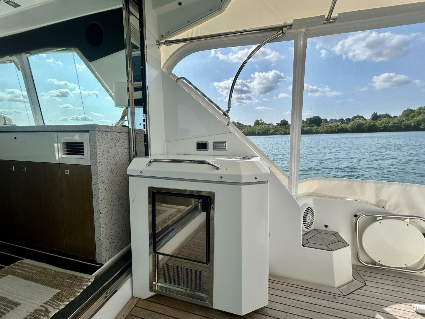 2011-cruisers-yachts-48-cantius-power-9750201-20250610141644131-1_XLARGE