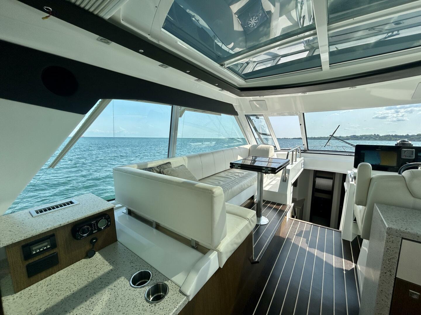 2011-cruisers-yachts-48-cantius-power-9750201-20250610141647416-1_XLARGE