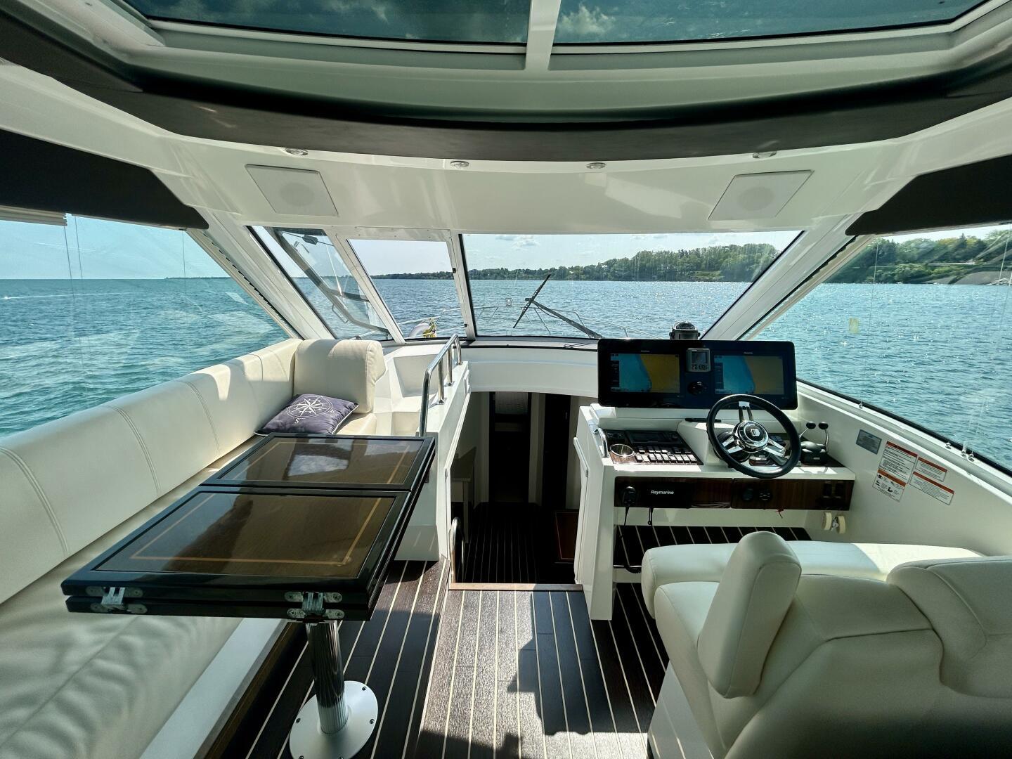 2011-cruisers-yachts-48-cantius-power-9750201-20250610141651437-1_XLARGE
