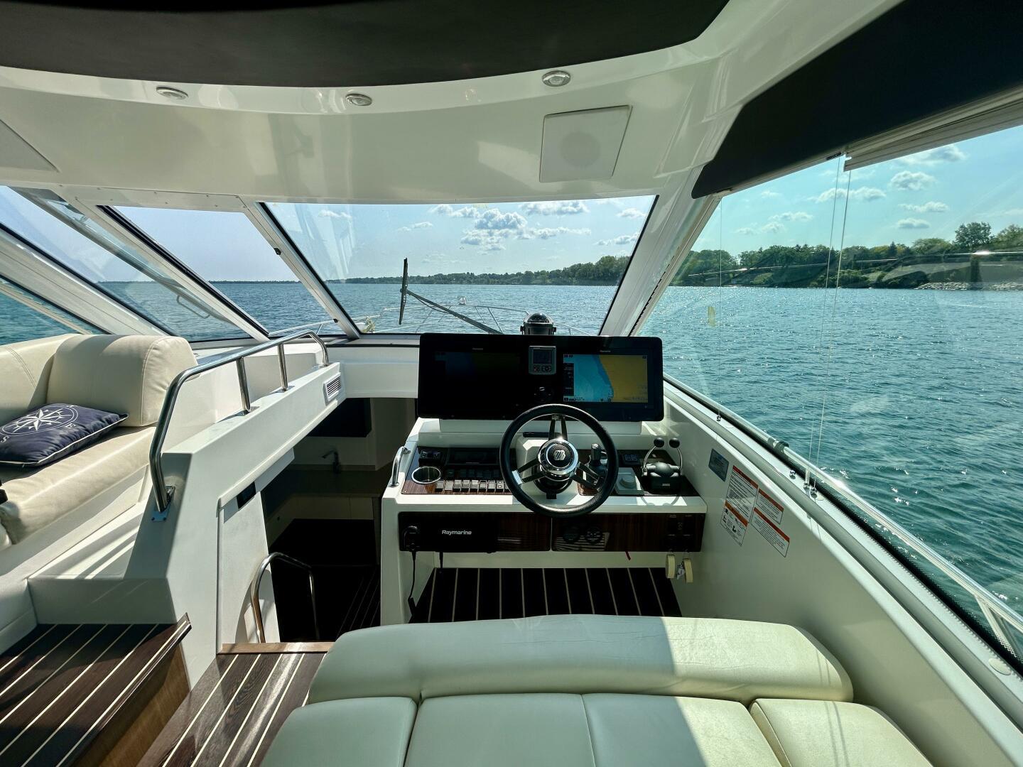 2011-cruisers-yachts-48-cantius-power-9750201-20250610141653154-1_XLARGE
