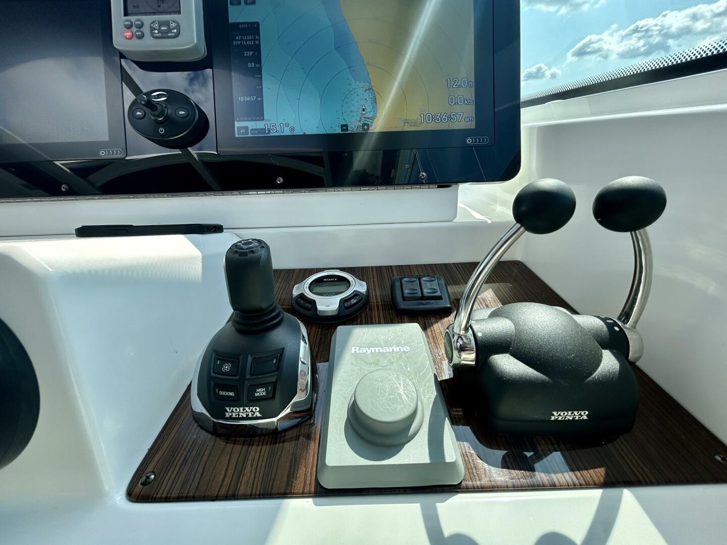 2011-cruisers-yachts-48-cantius-power-9750201-20250610141658433-1_XLARGE