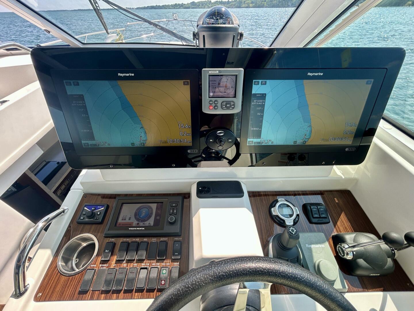 2011-cruisers-yachts-48-cantius-power-9750201-20250610141700501-1_XLARGE