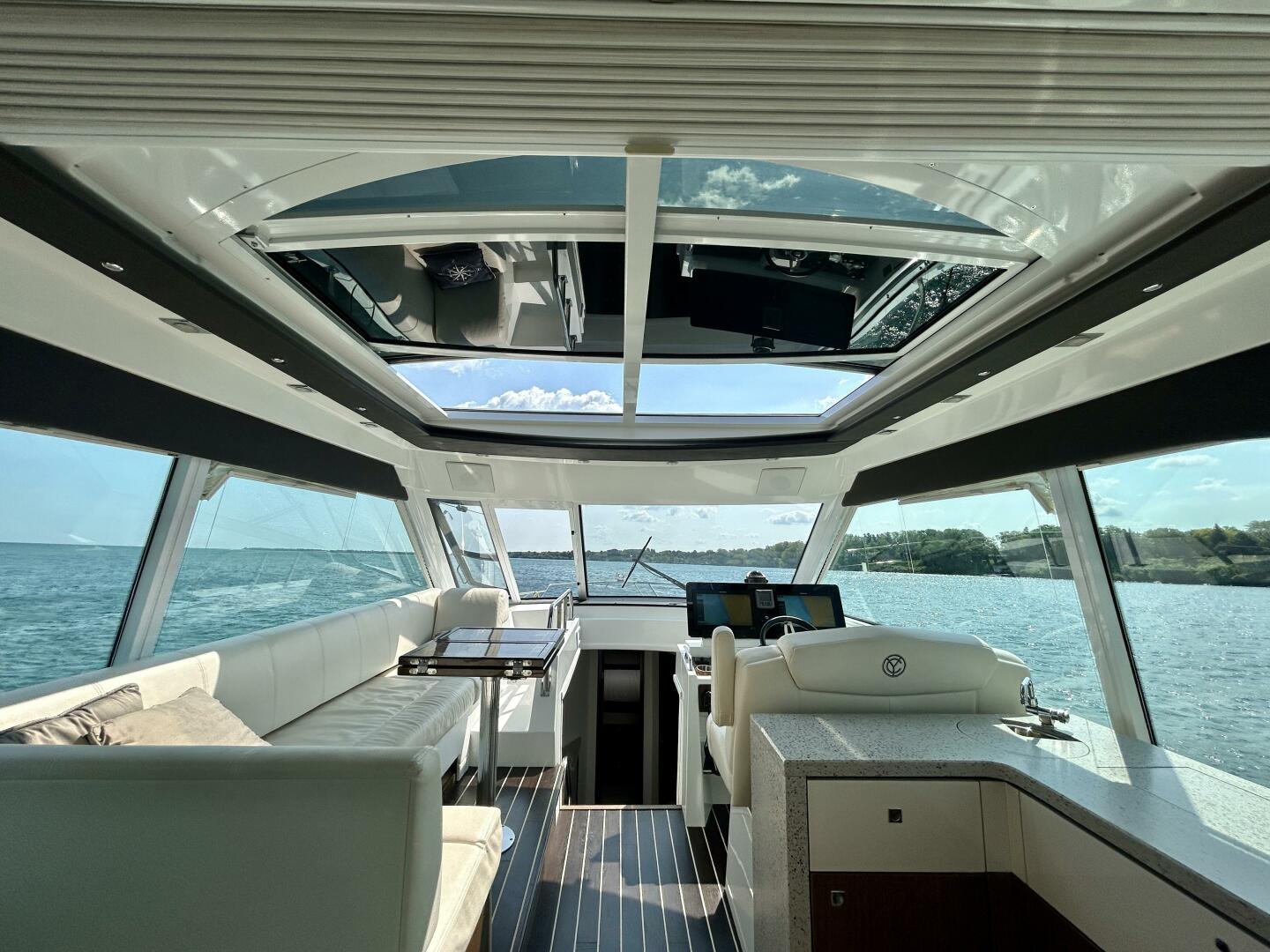 2011-cruisers-yachts-48-cantius-power-9750201-20250610141717676-1_XLARGE