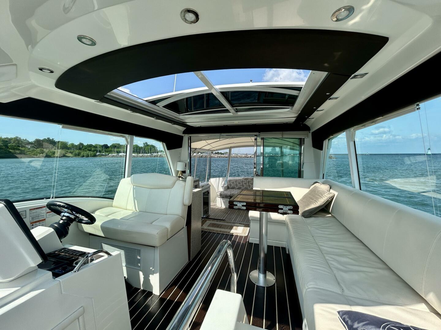 2011-cruisers-yachts-48-cantius-power-9750201-20250610141721682-1_XLARGE