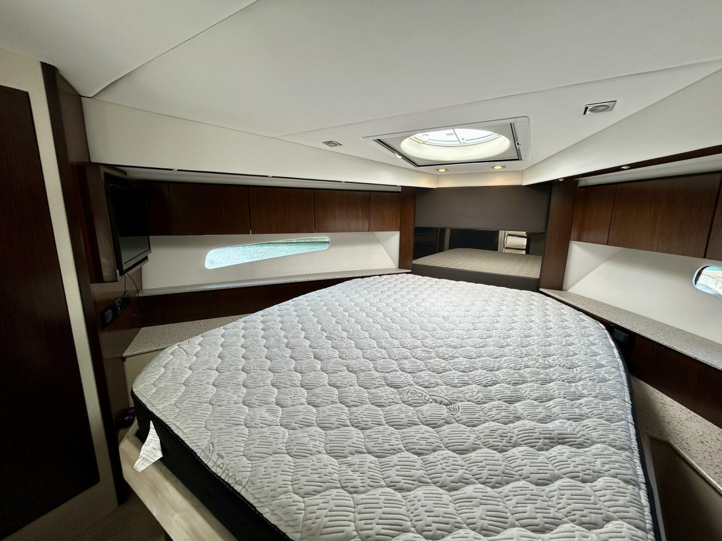 2011-cruisers-yachts-48-cantius-power-9750201-20250610141736507-1_XLARGE