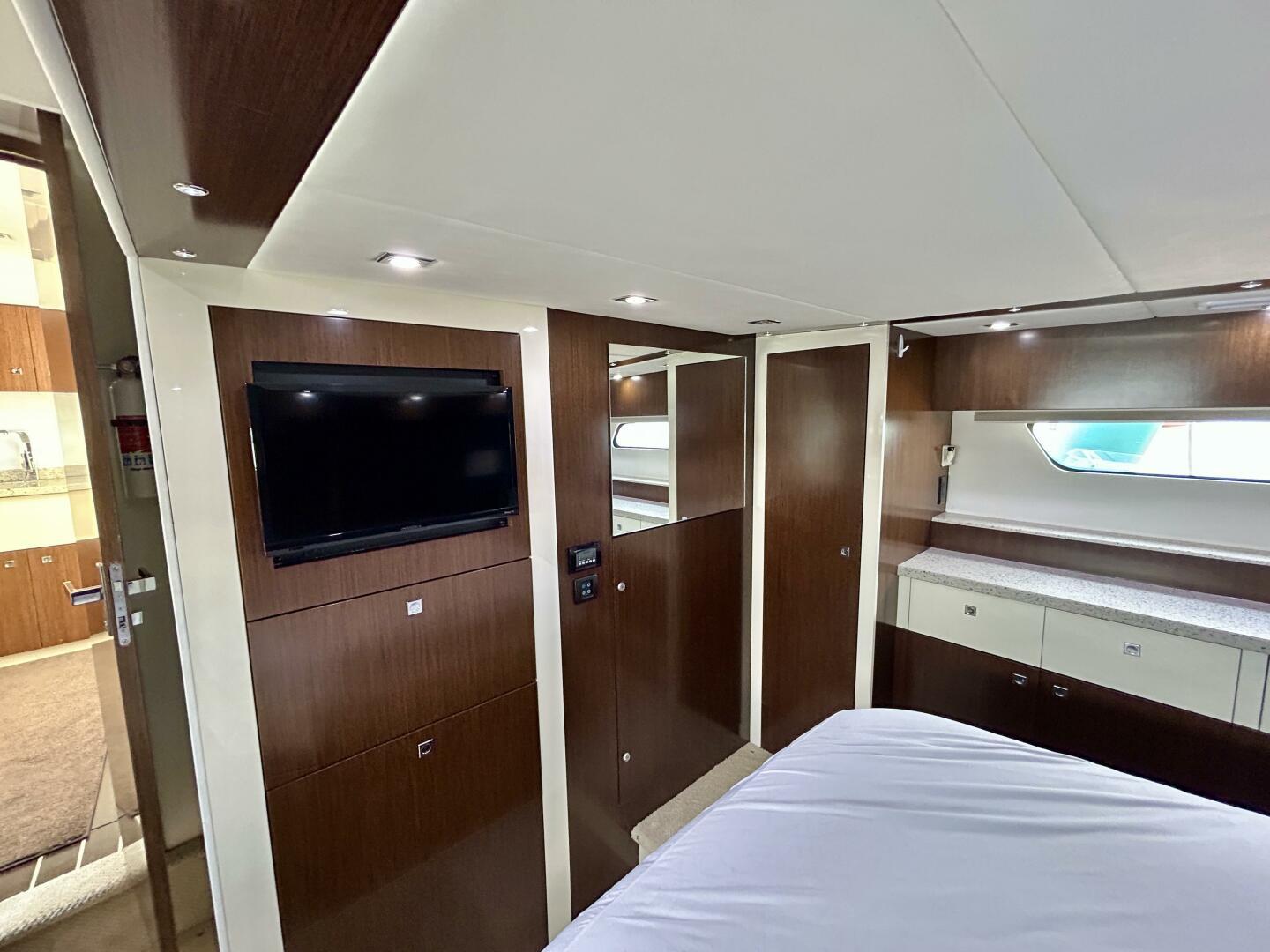 2011-cruisers-yachts-48-cantius-power-9750201-20250610141749836-1_XLARGE