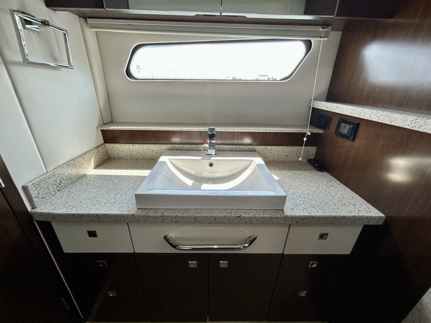 2011-cruisers-yachts-48-cantius-power-9750201-20250610141752607-1_XLARGE
