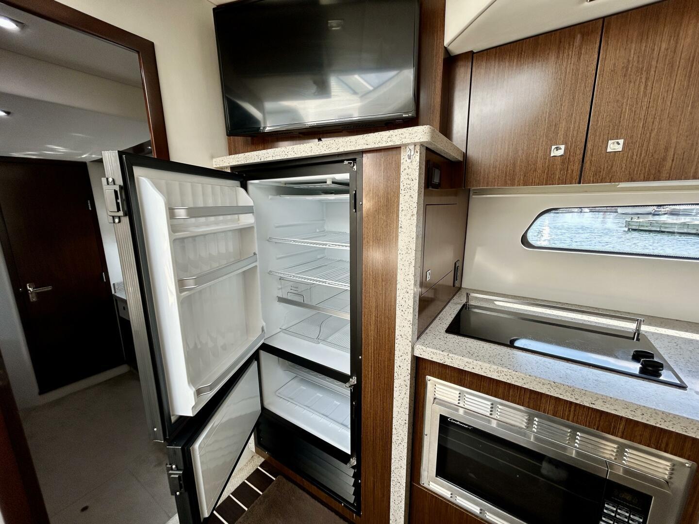 2011-cruisers-yachts-48-cantius-power-9750201-20250610141802046-1_XLARGE