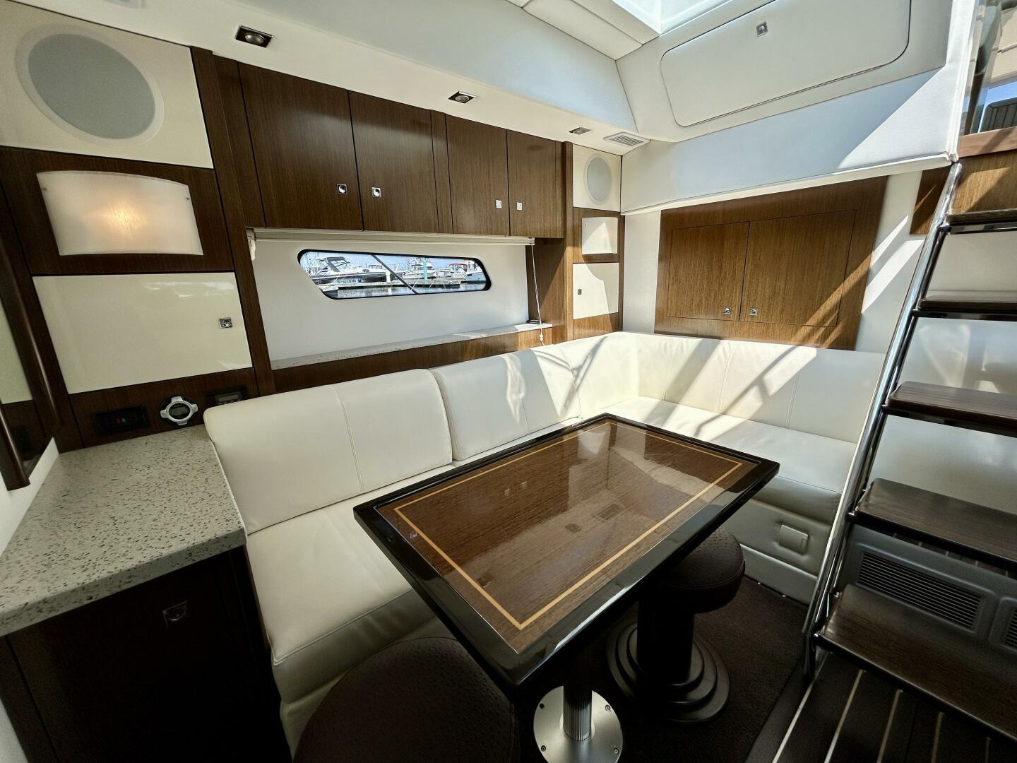 2011-cruisers-yachts-48-cantius-power-9750201-20250610141804051-1_XLARGE