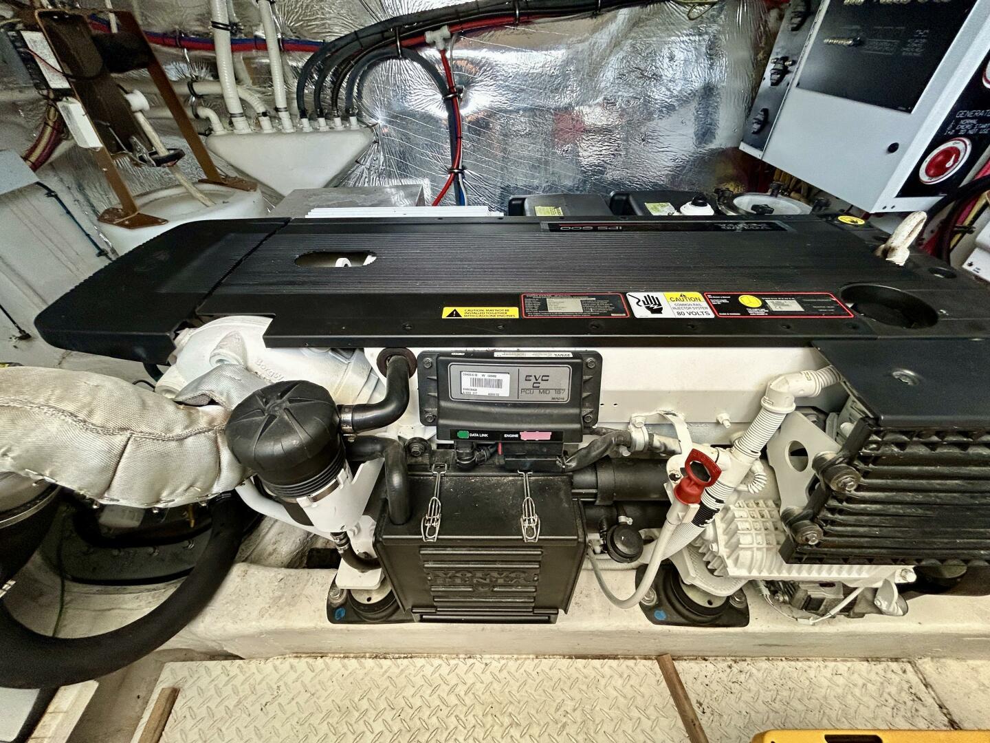 2011-cruisers-yachts-48-cantius-power-9750201-20250610141814831-1_XLARGE