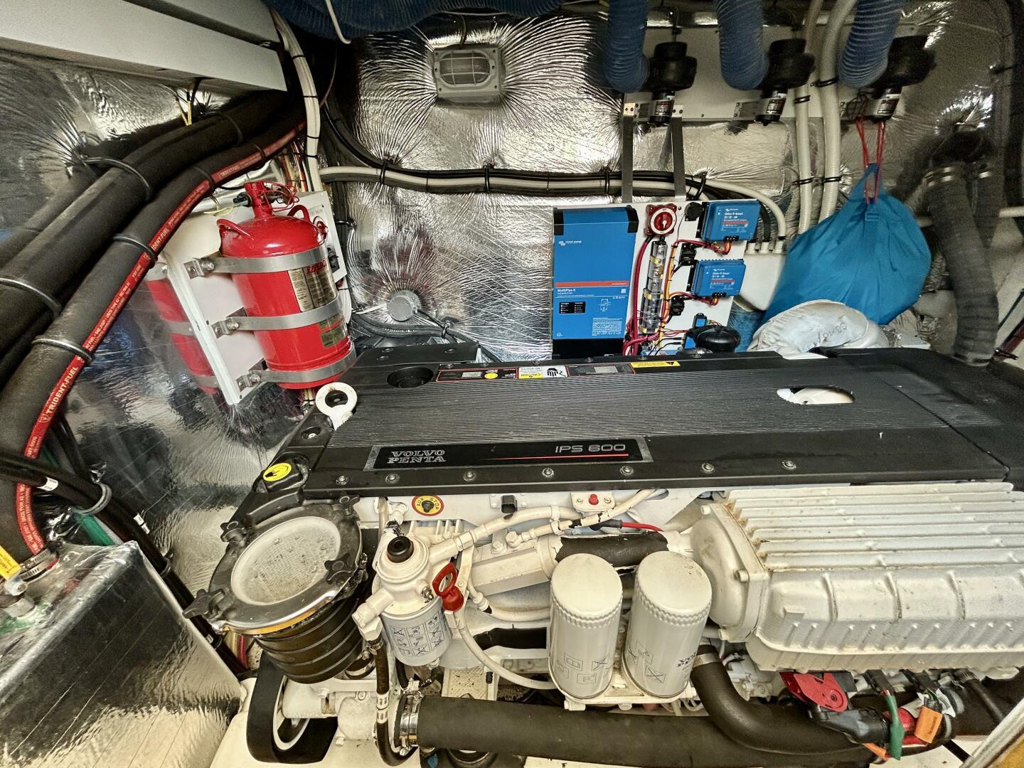 2011-cruisers-yachts-48-cantius-power-9750201-20250610141820134-1_XLARGE