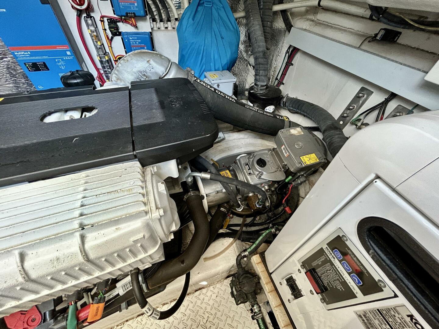 2011-cruisers-yachts-48-cantius-power-9750201-20250610141823801-1_XLARGE
