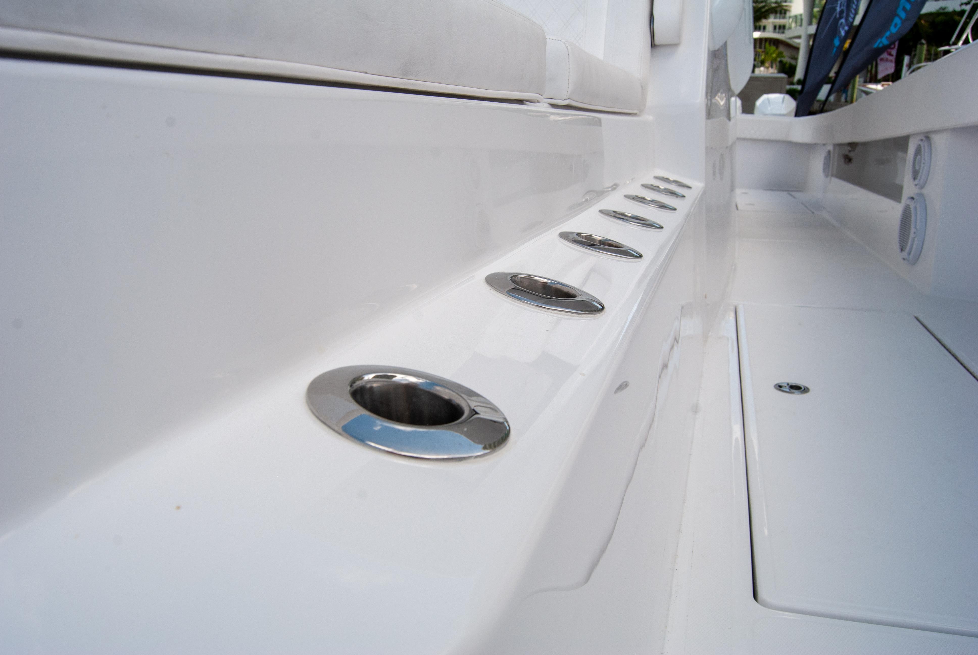 2025-front-runner-43-catamaran-power-9710201-20250310102444528-1_XLARGE
