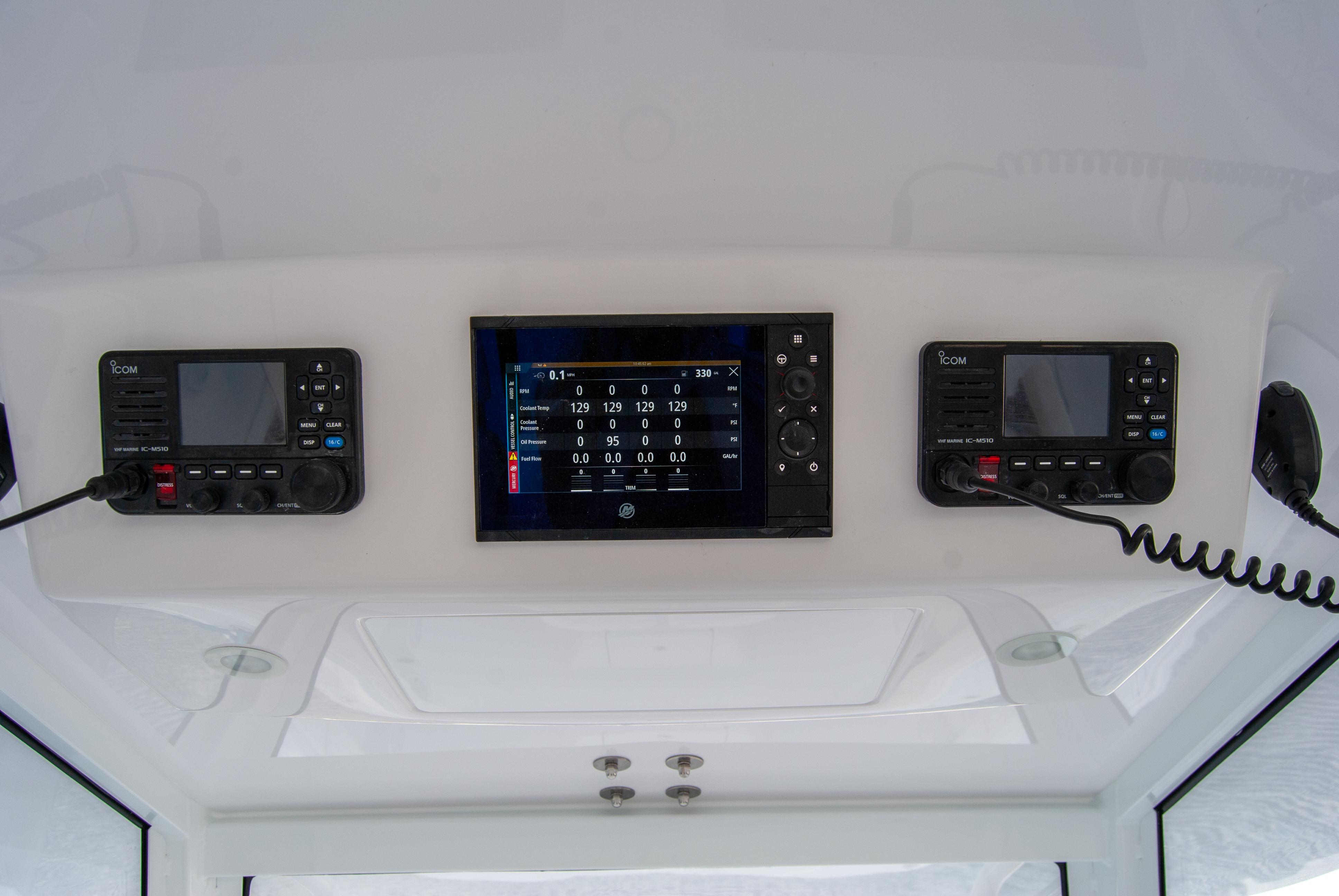 2025-front-runner-43-catamaran-power-9710201-20250310102457285-1_XLARGE