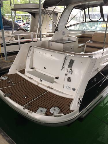 2009 Rinker boat for sale, model of the boat is 280 Express Cruiser & Image # 13 of 18