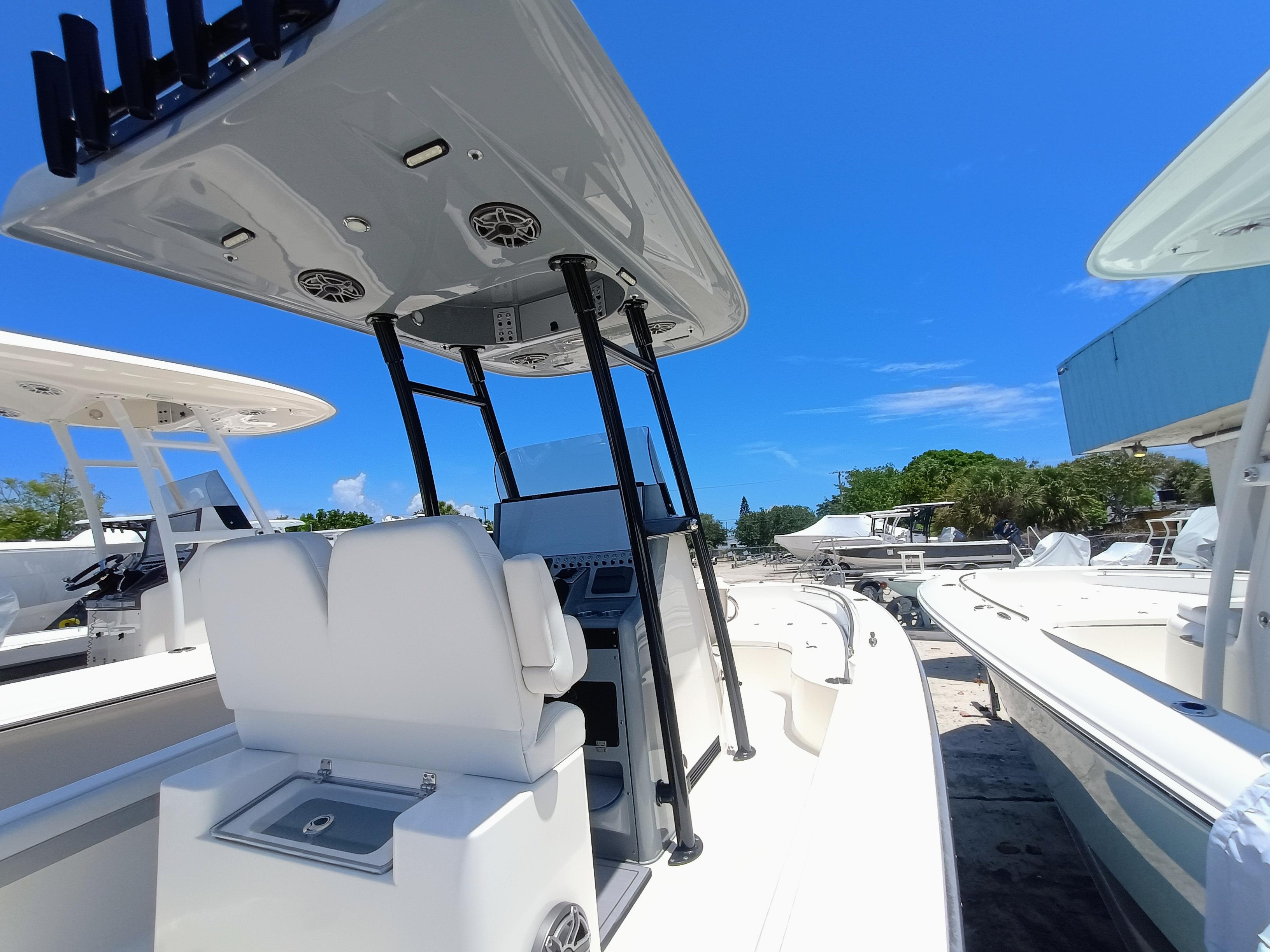 2023-shearwater-250-carolina-ss-power-9780219-20250527100104138-1_XLARGE