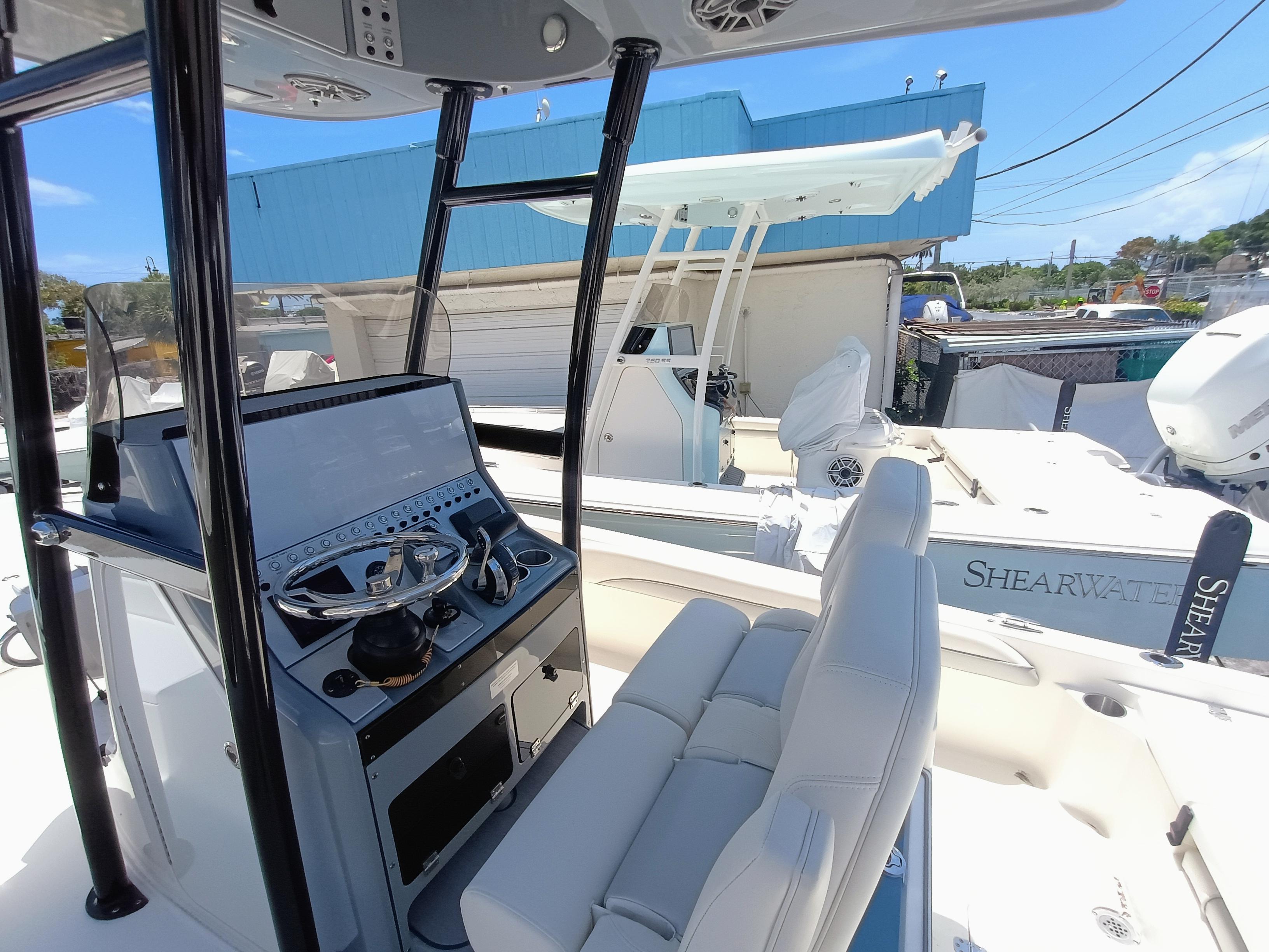 2023-shearwater-250-carolina-ss-power-9780219-20250527100115458-1_XLARGE