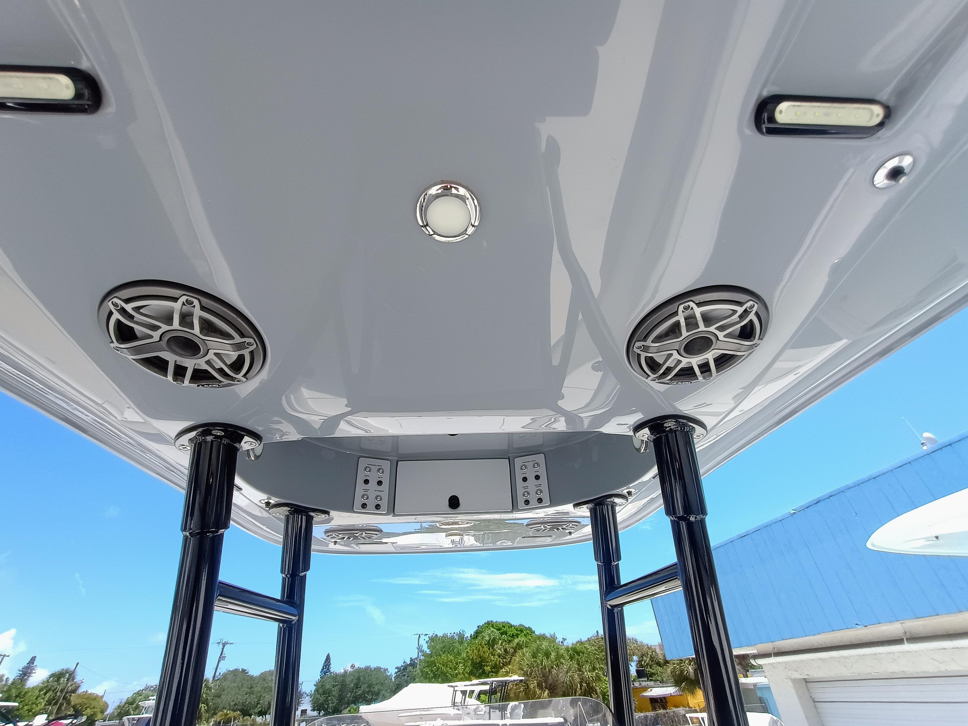 2023-shearwater-250-carolina-ss-power-9780219-20250527100202175-1_XLARGE