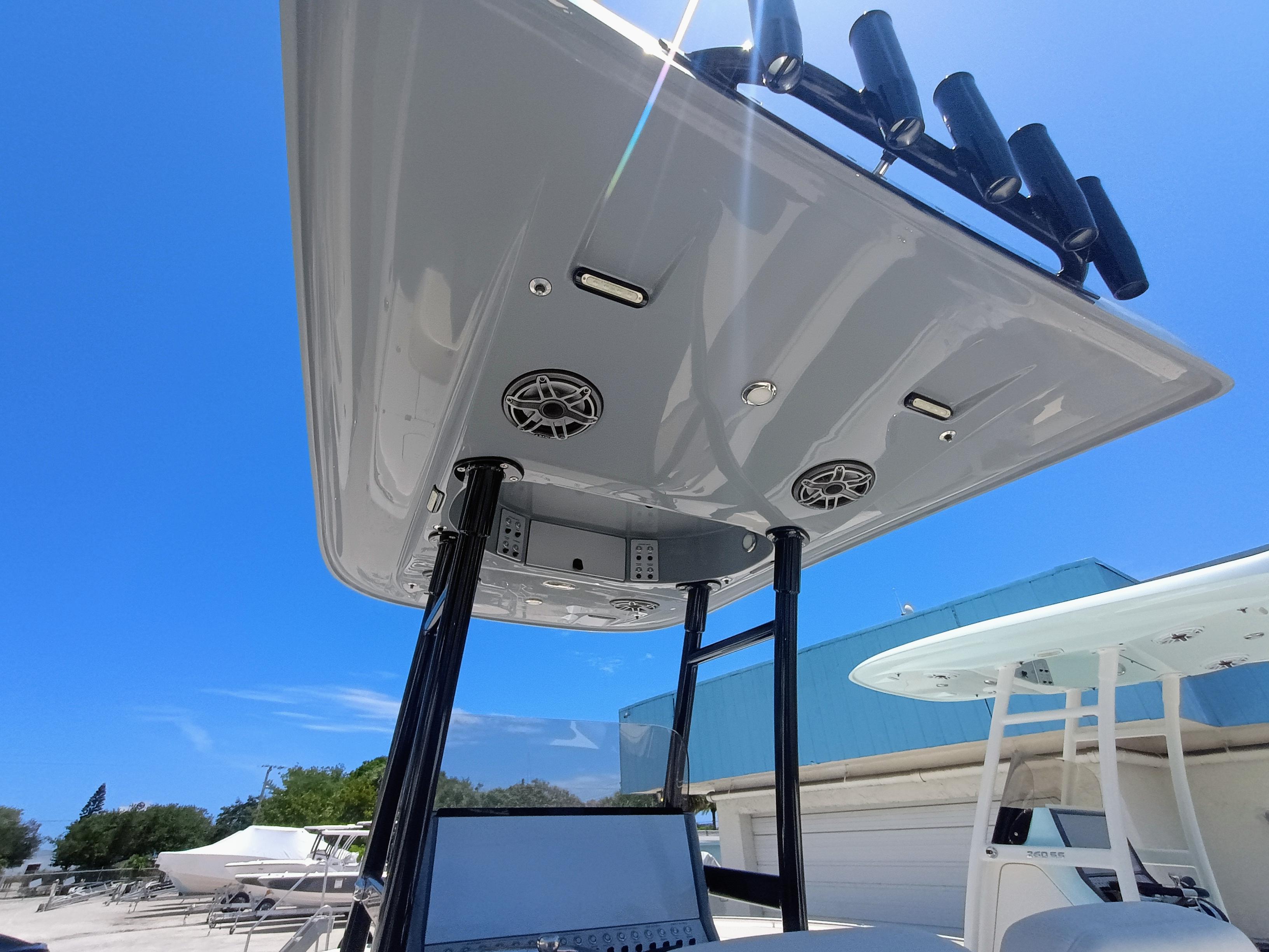 2023-shearwater-250-carolina-ss-power-9780219-20250527100208404-1_XLARGE