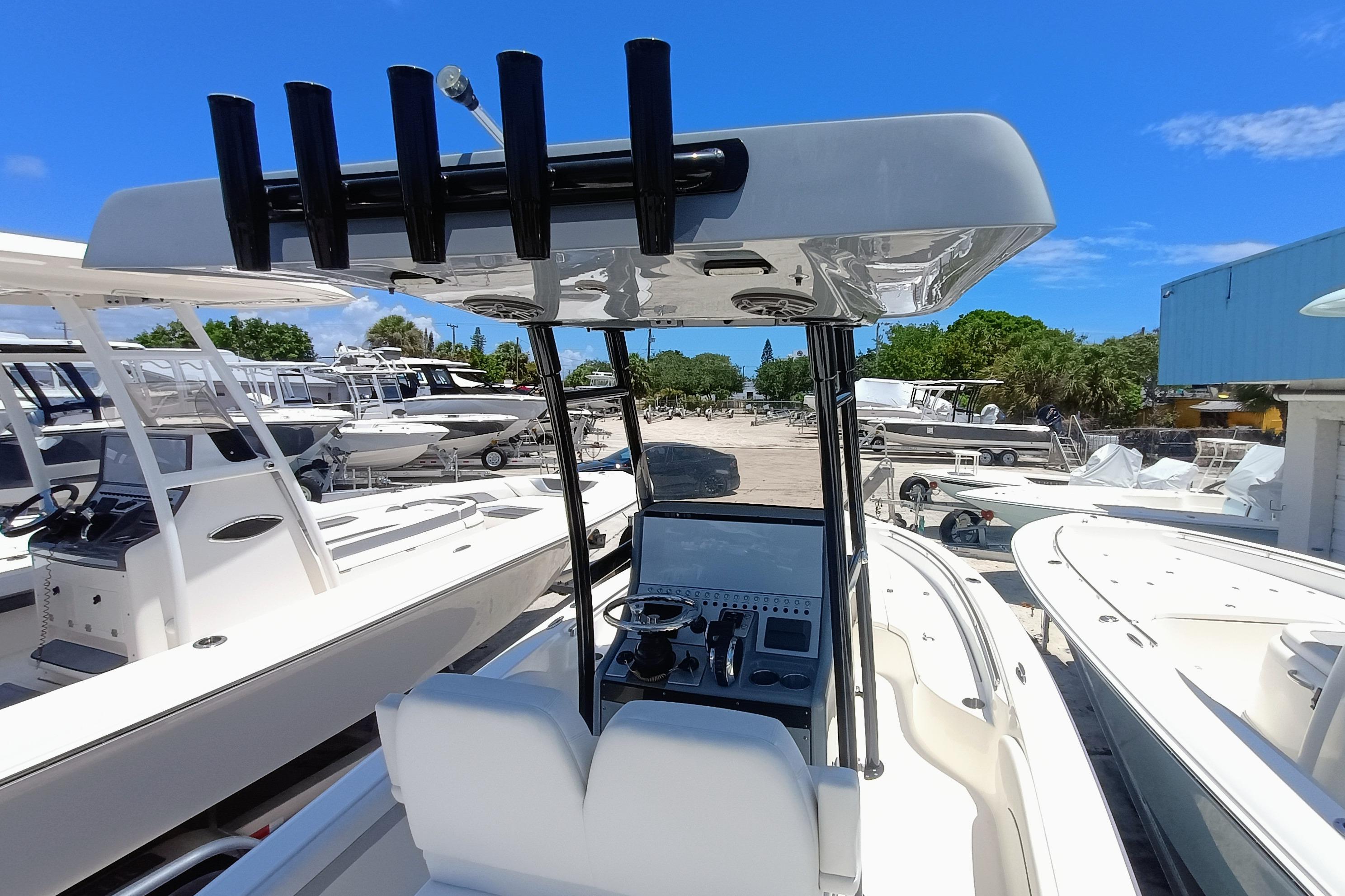 2023-shearwater-250-carolina-ss-power-9780219-20250527100225675-1_XLARGE