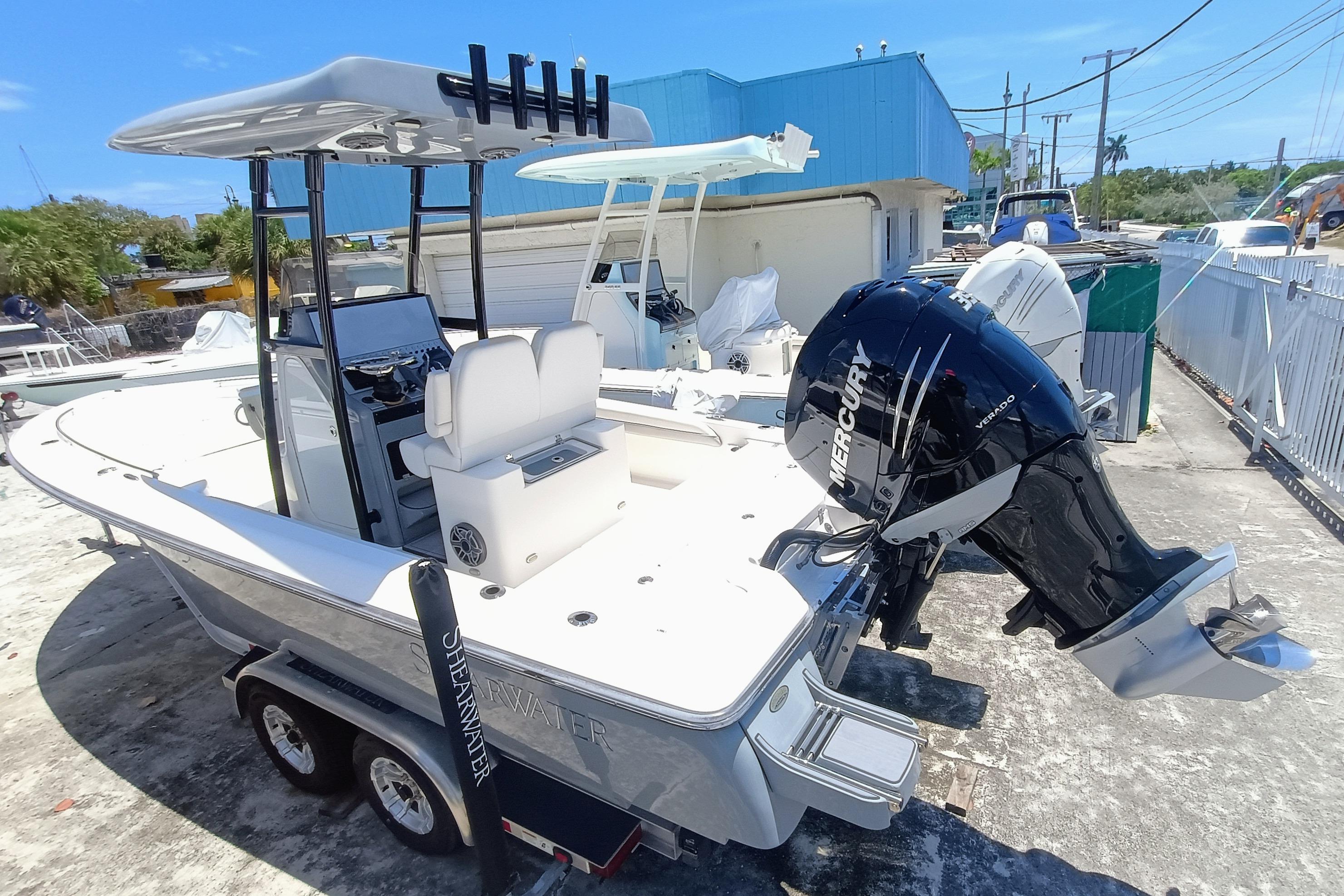 2023-shearwater-250-carolina-ss-power-9780219-20250527100257687-1_XLARGE