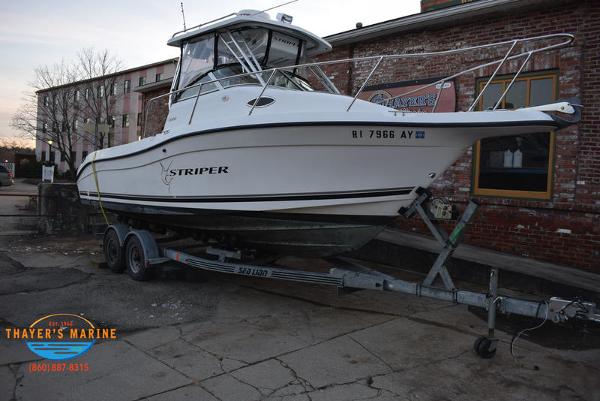 Used 2001 Seaswirl Striper 2300 Norwich Connecticut Boatbuys Com
