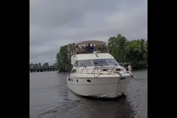 Viking Sport Cruiser 50 Express Flybridge video