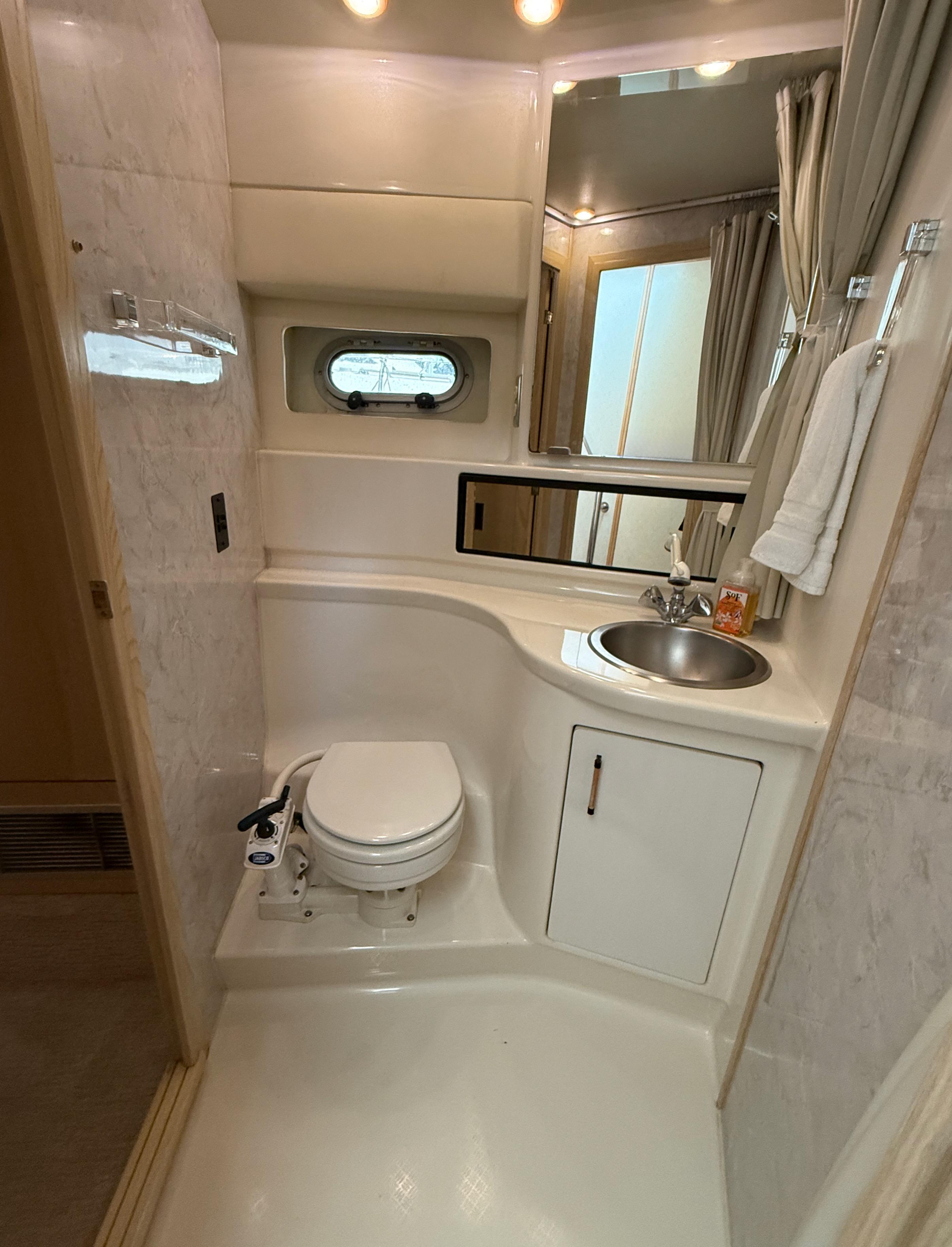1995 Bayliner 3988 Motoryacht #TBBJ2A08 inventory image at Sun Country Marine Group, Seattle, WA 1995 Bayliner 3988 Motoryacht #TBBJ2A08 inventory image at Sun Country Marine Group, Seattle, WA