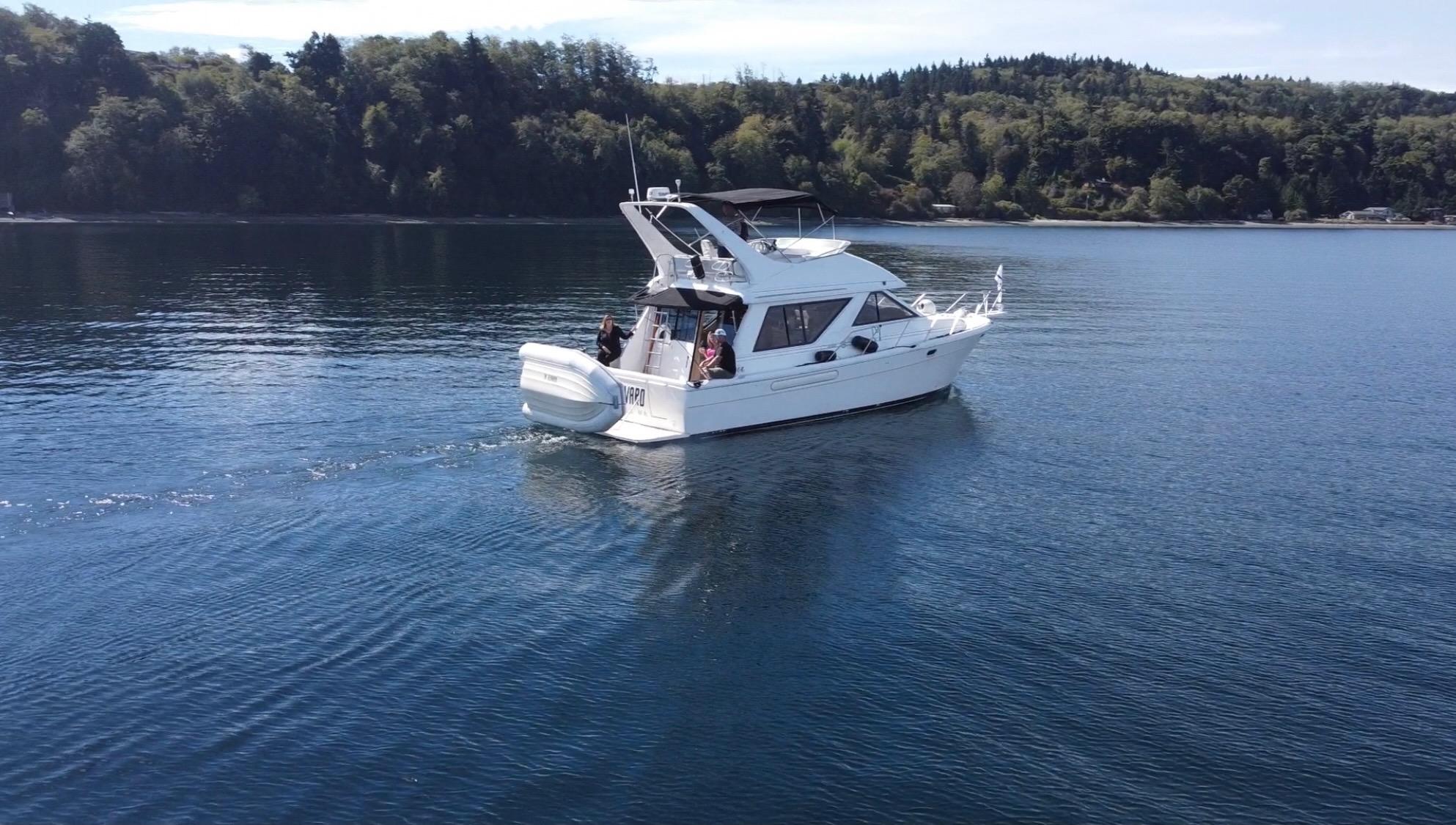 1995 Bayliner 3988 Motoryacht #TBBJ2A08 inventory image at Sun Country Marine Group, Seattle, WA 1995 Bayliner 3988 Motoryacht #TBBJ2A08 inventory image at Sun Country Marine Group, Seattle, WA