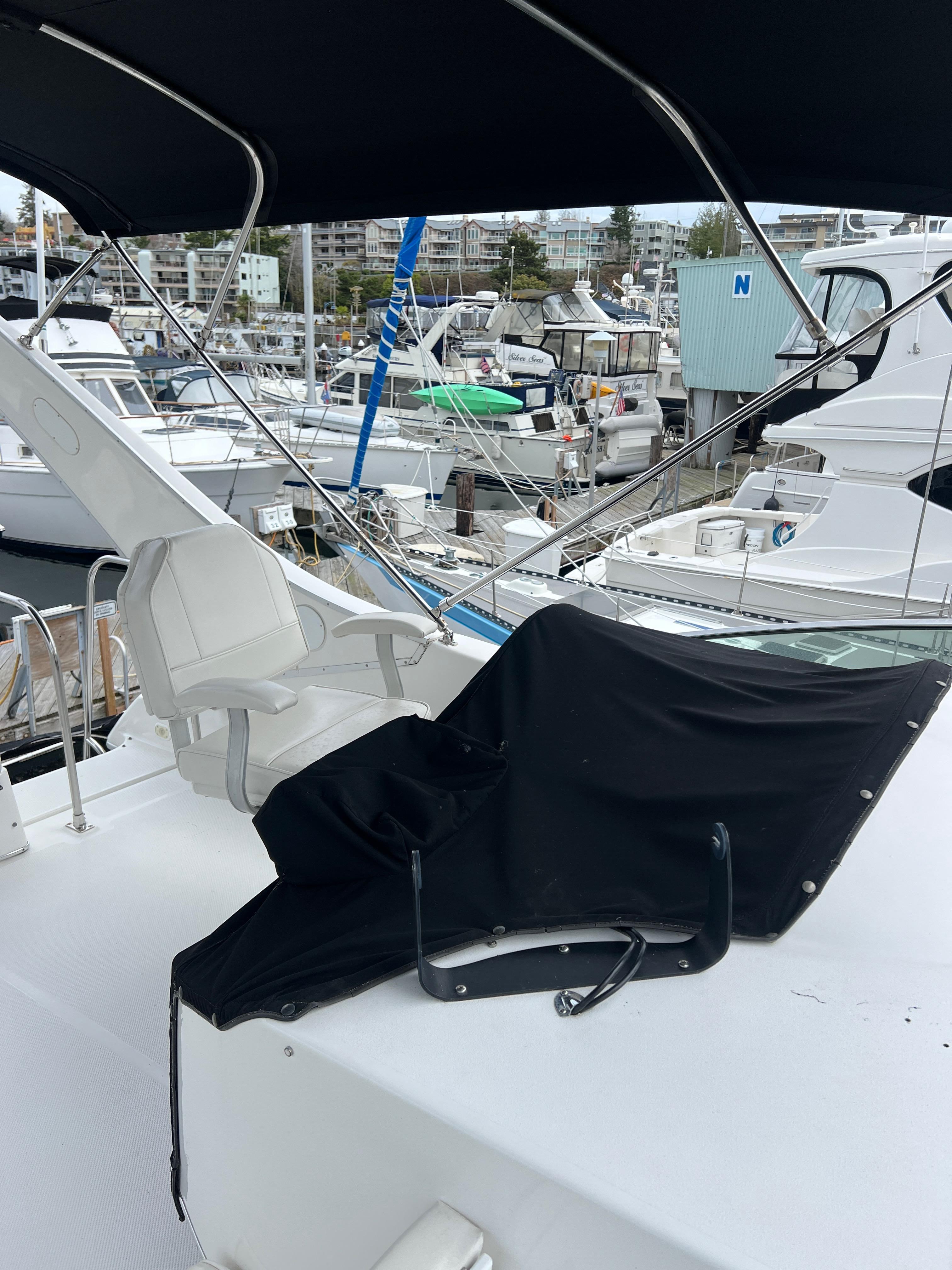 1995 Bayliner 3988 Motoryacht #TBBJ2A08 inventory image at Sun Country Marine Group, Seattle, WA 1995 Bayliner 3988 Motoryacht #TBBJ2A08 inventory image at Sun Country Marine Group, Seattle, WA