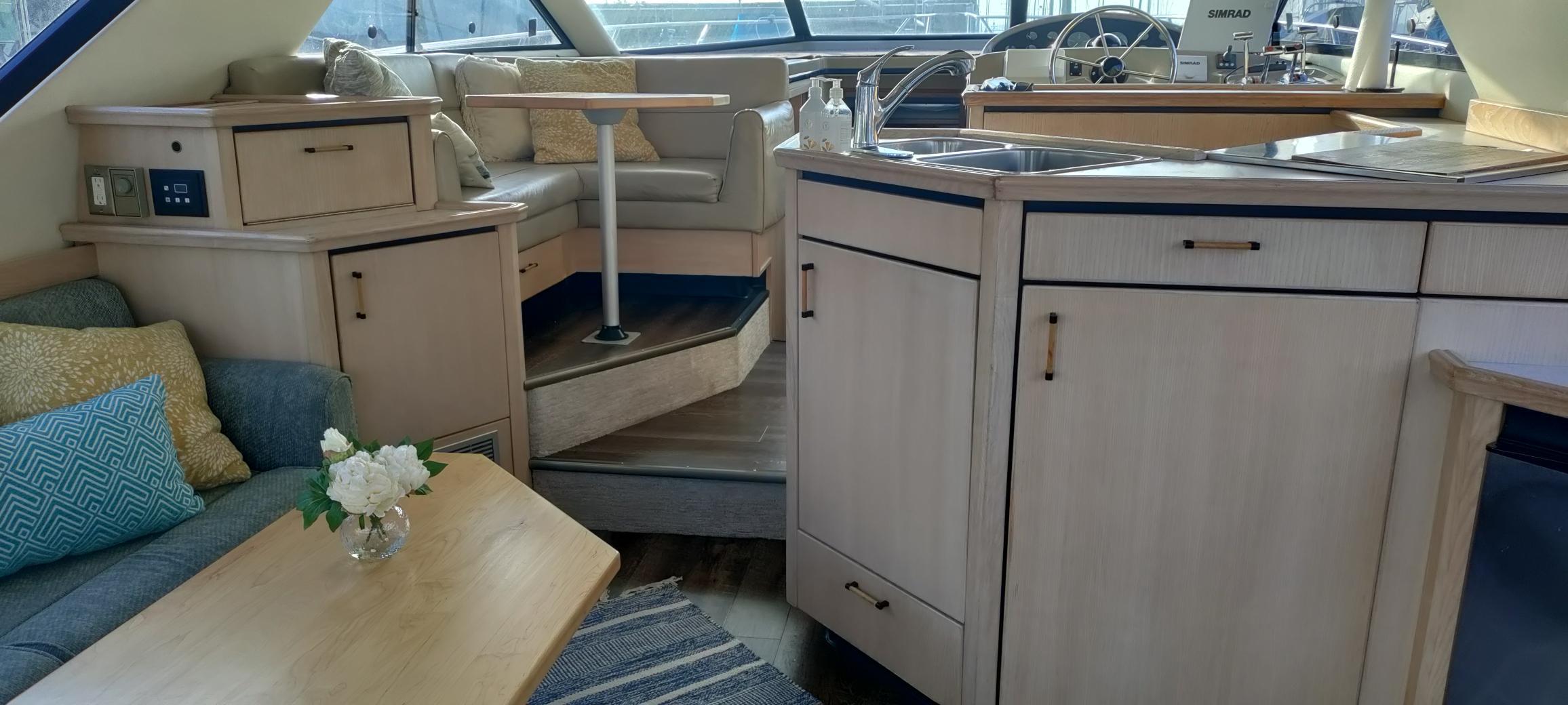 1995 Bayliner 3988 Motoryacht #TBBJ2A08 inventory image at Sun Country Marine Group, Seattle, WA 1995 Bayliner 3988 Motoryacht #TBBJ2A08 inventory image at Sun Country Marine Group, Seattle, WA