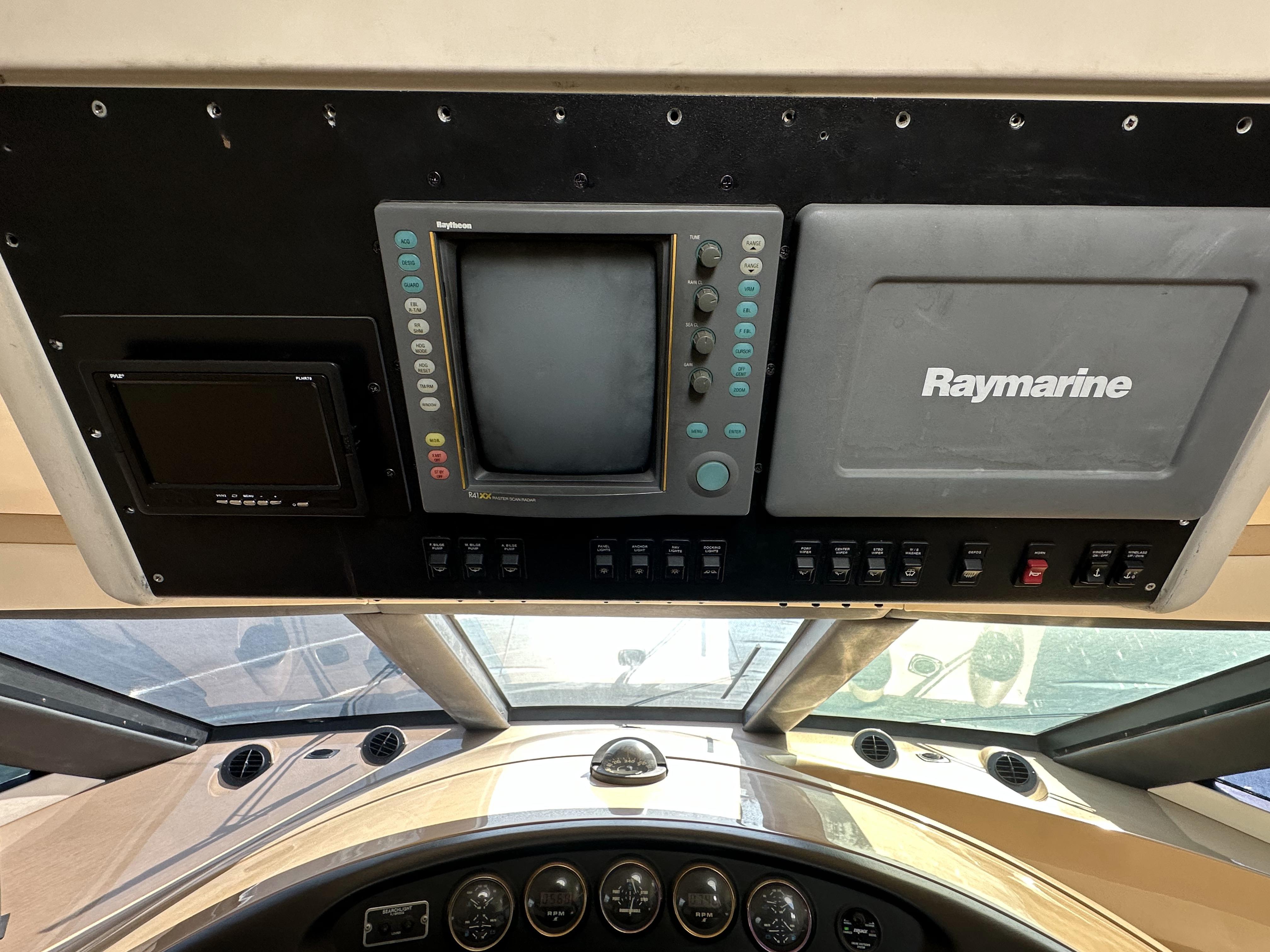 1999-carver-530-voyager-pilothouse-power-9380222-20240506065252515-1_XLARGE