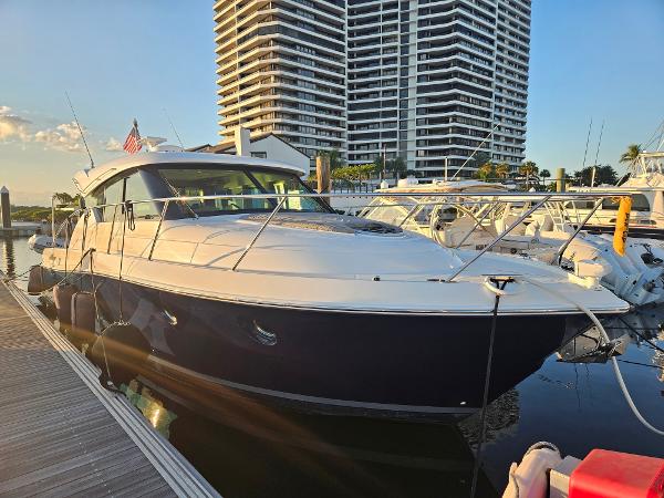 2022 Tiara Yachts C39 Coupe