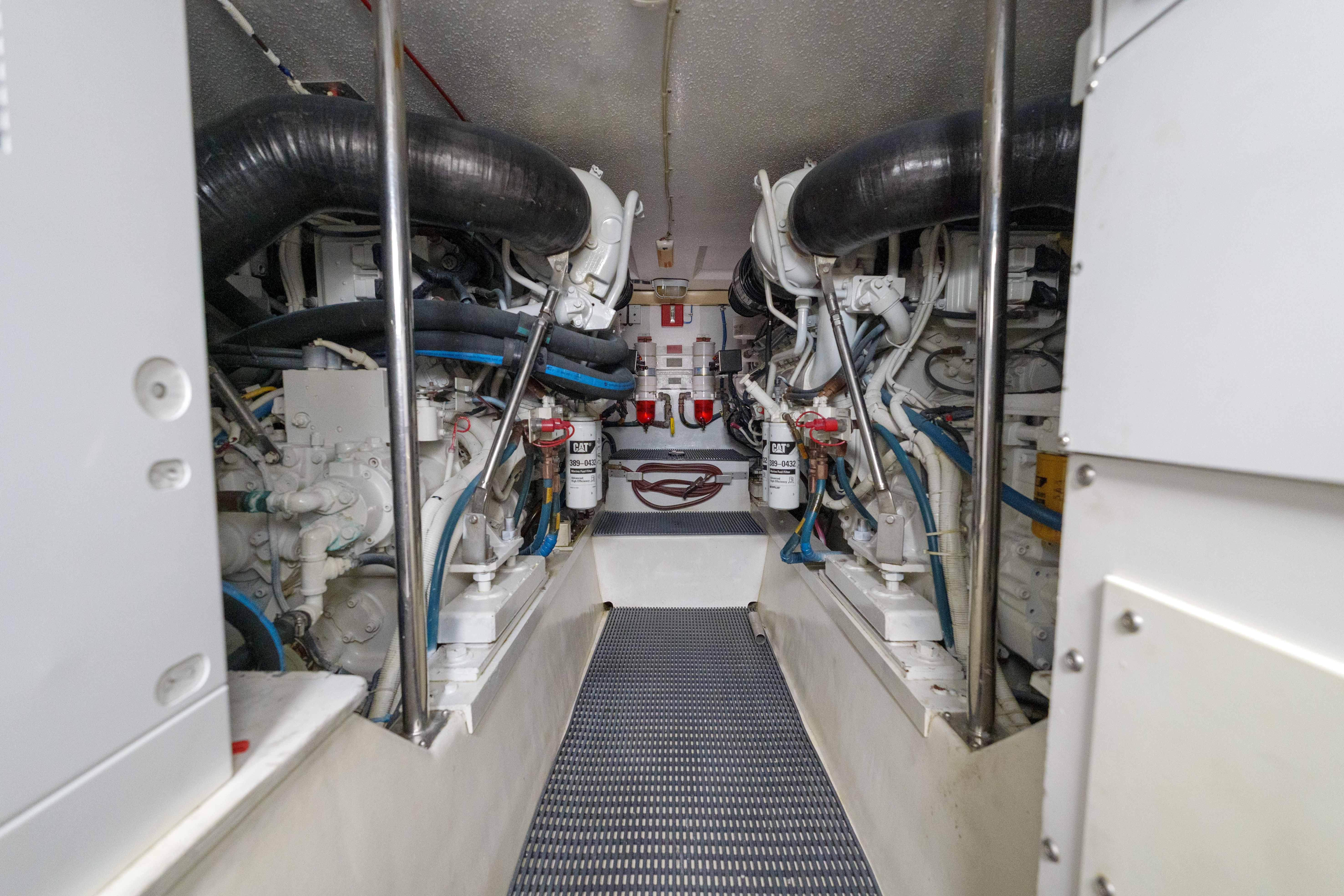 Hatteras 50 Tide Up II - Engine Room