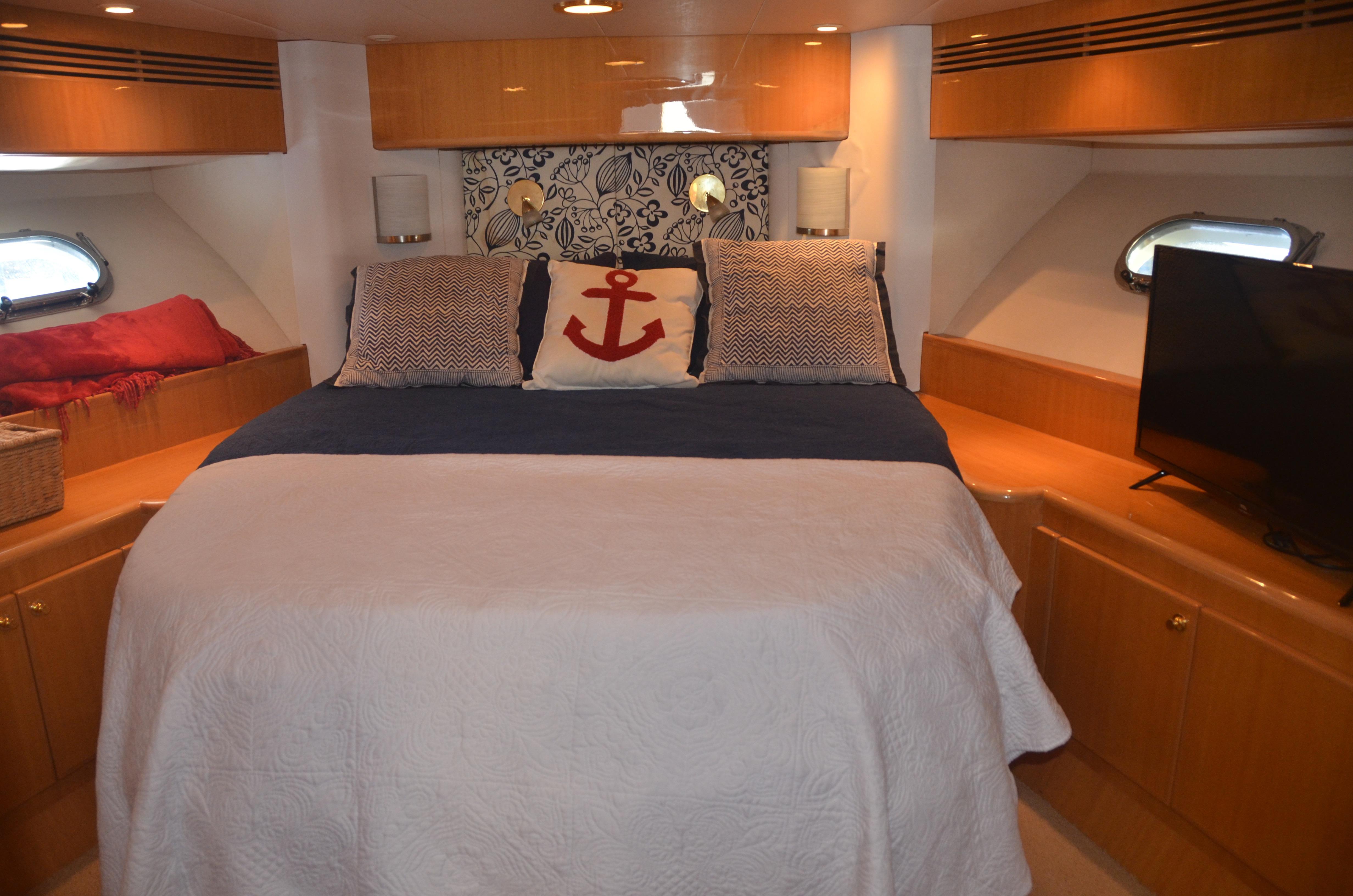 McKinna 58 Docktales-VIP Stateroom