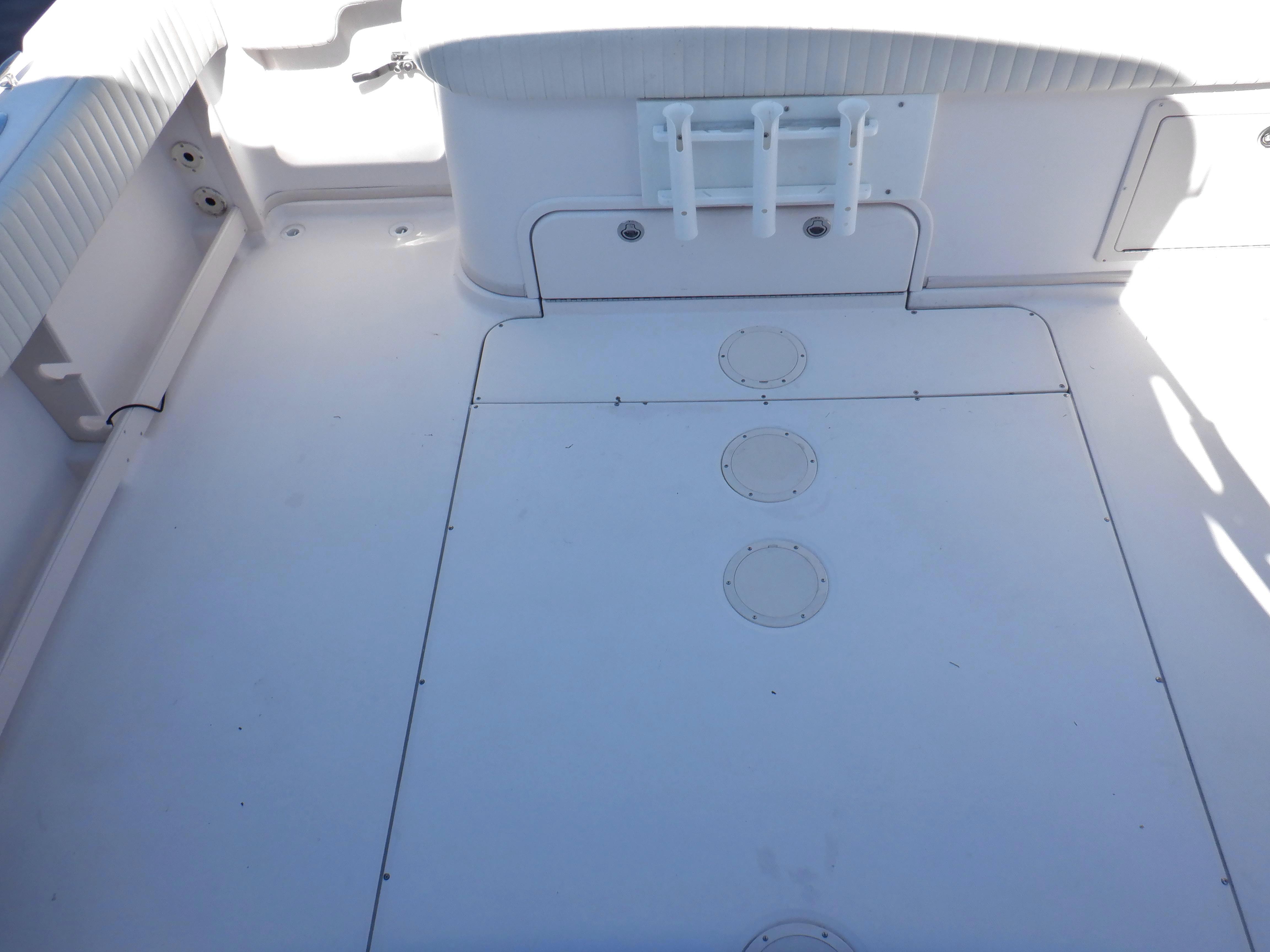 2001-grady-white-express-330-power-9680232-20250312070401254-1_XLARGE