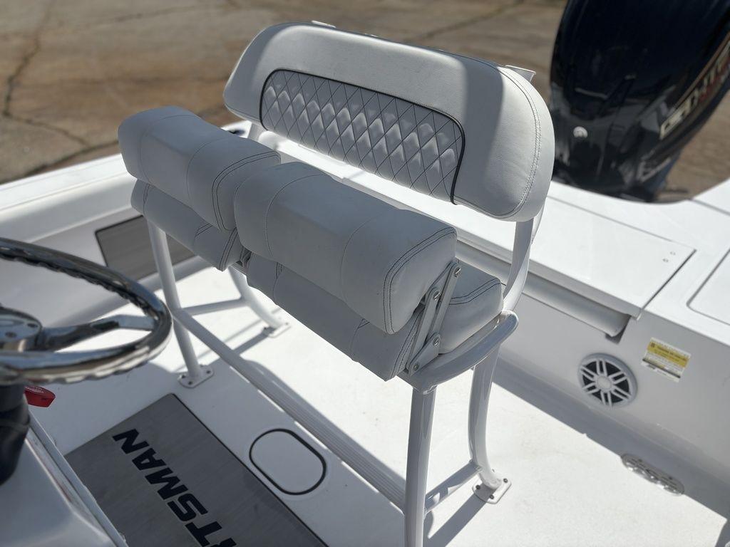 2024 Sportsman Masters 227 Bay boat seat with diamond-patterned upholstery.