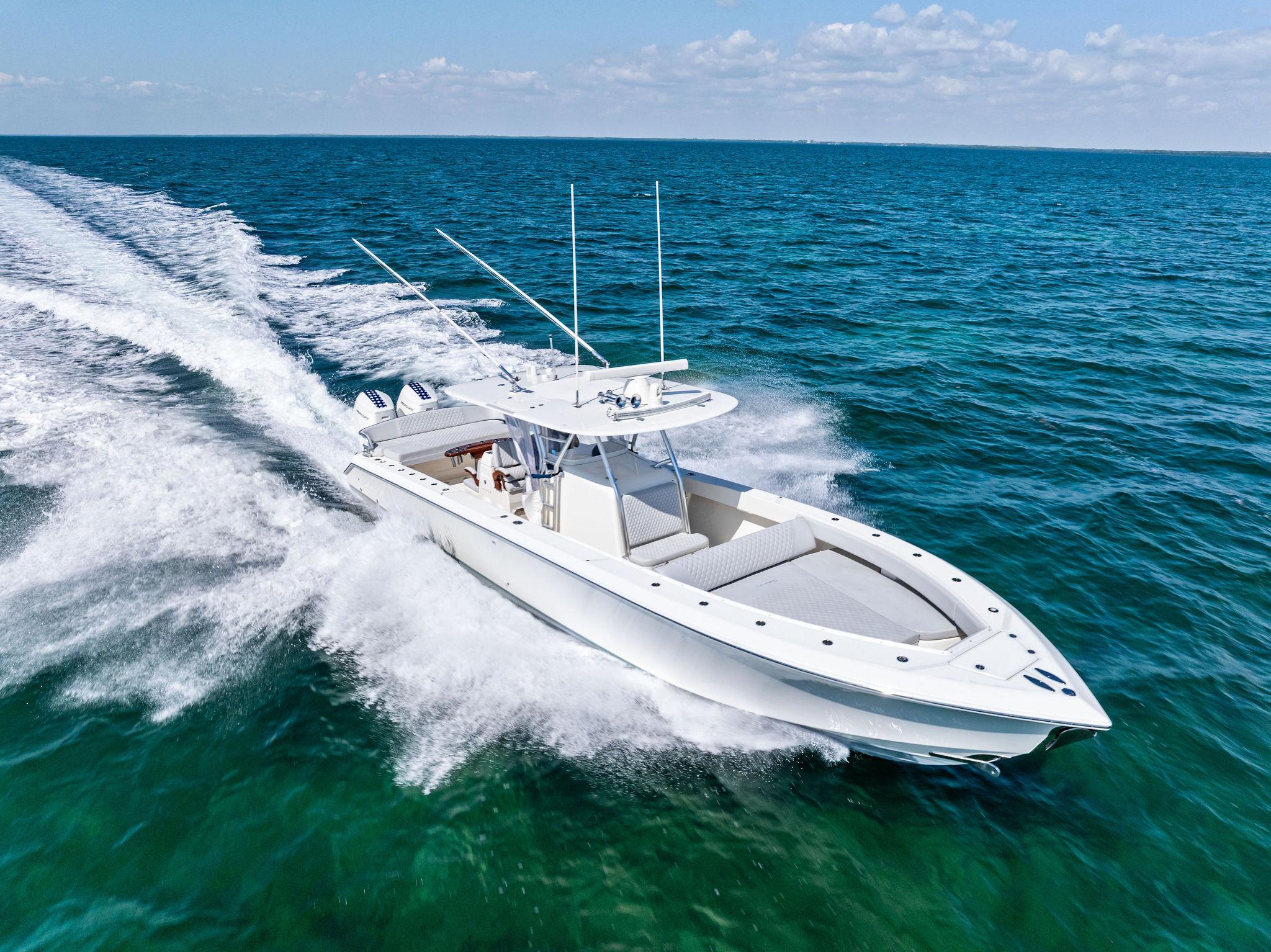 2015-bahama-center-console-power-9690236-20250422084005133-1_XLARGE
