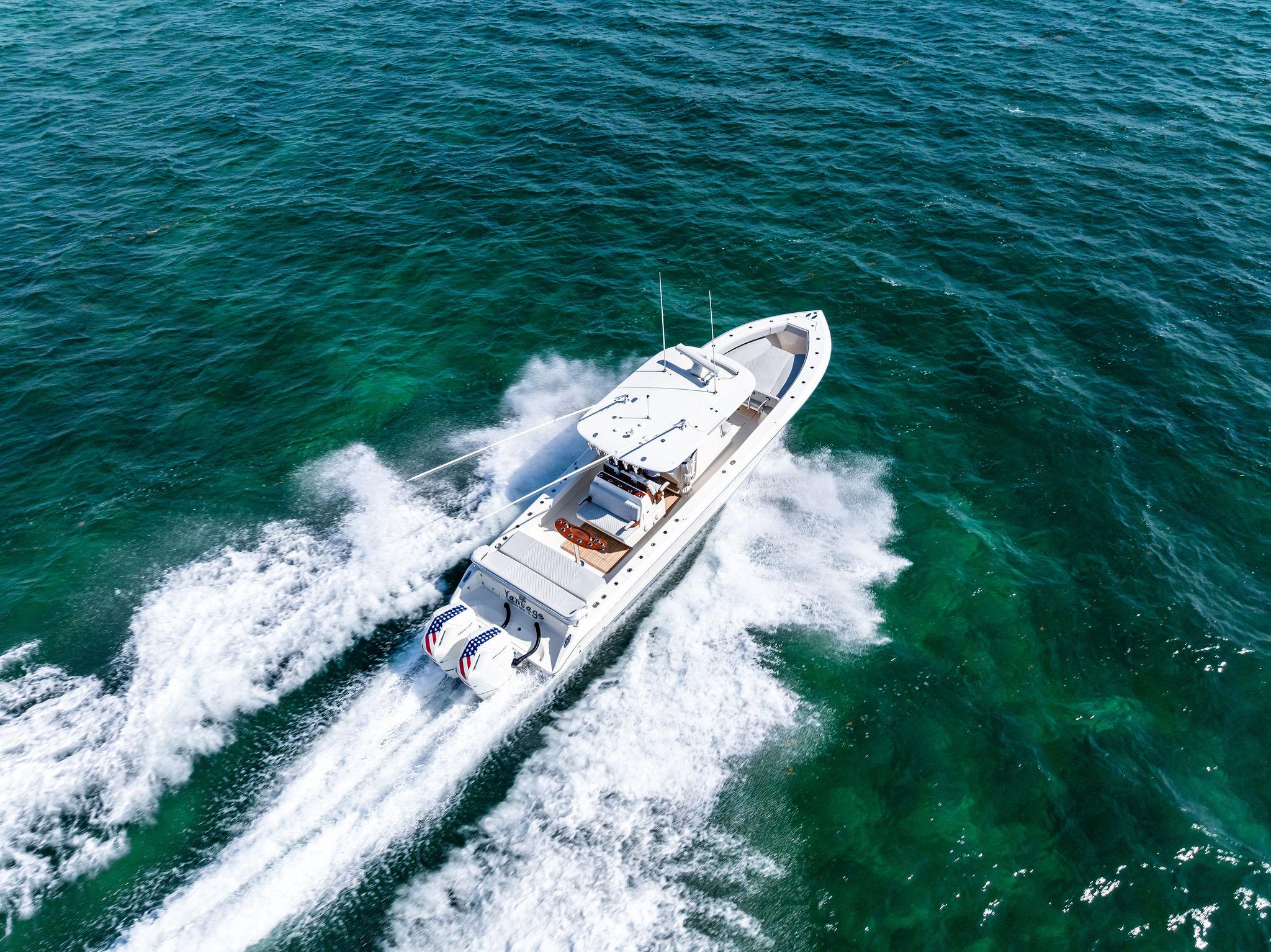 2015-bahama-center-console-power-9690236-20250422084007228-1_XLARGE
