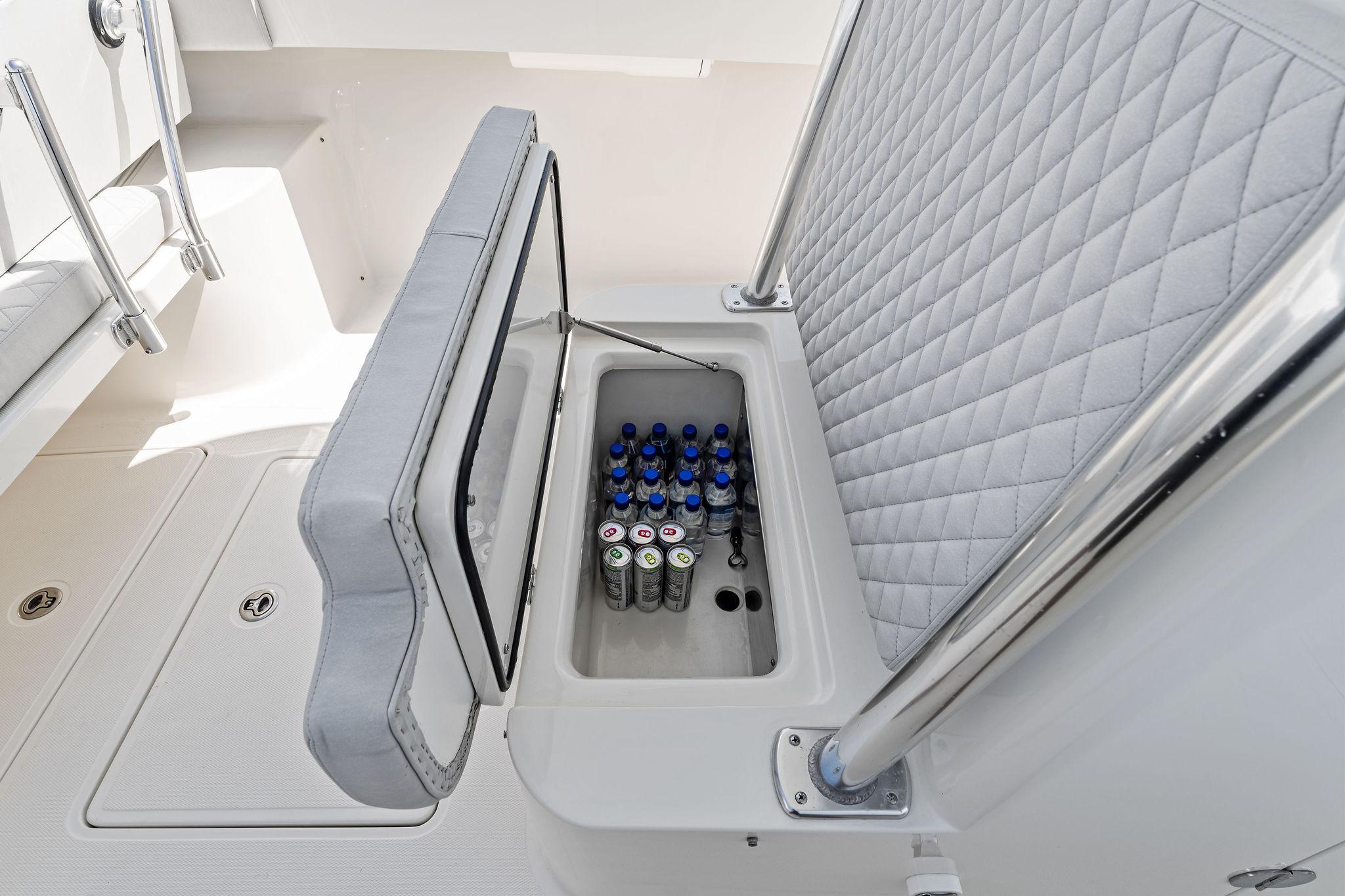 2015-bahama-center-console-power-9690236-20250422084137960-1_XLARGE