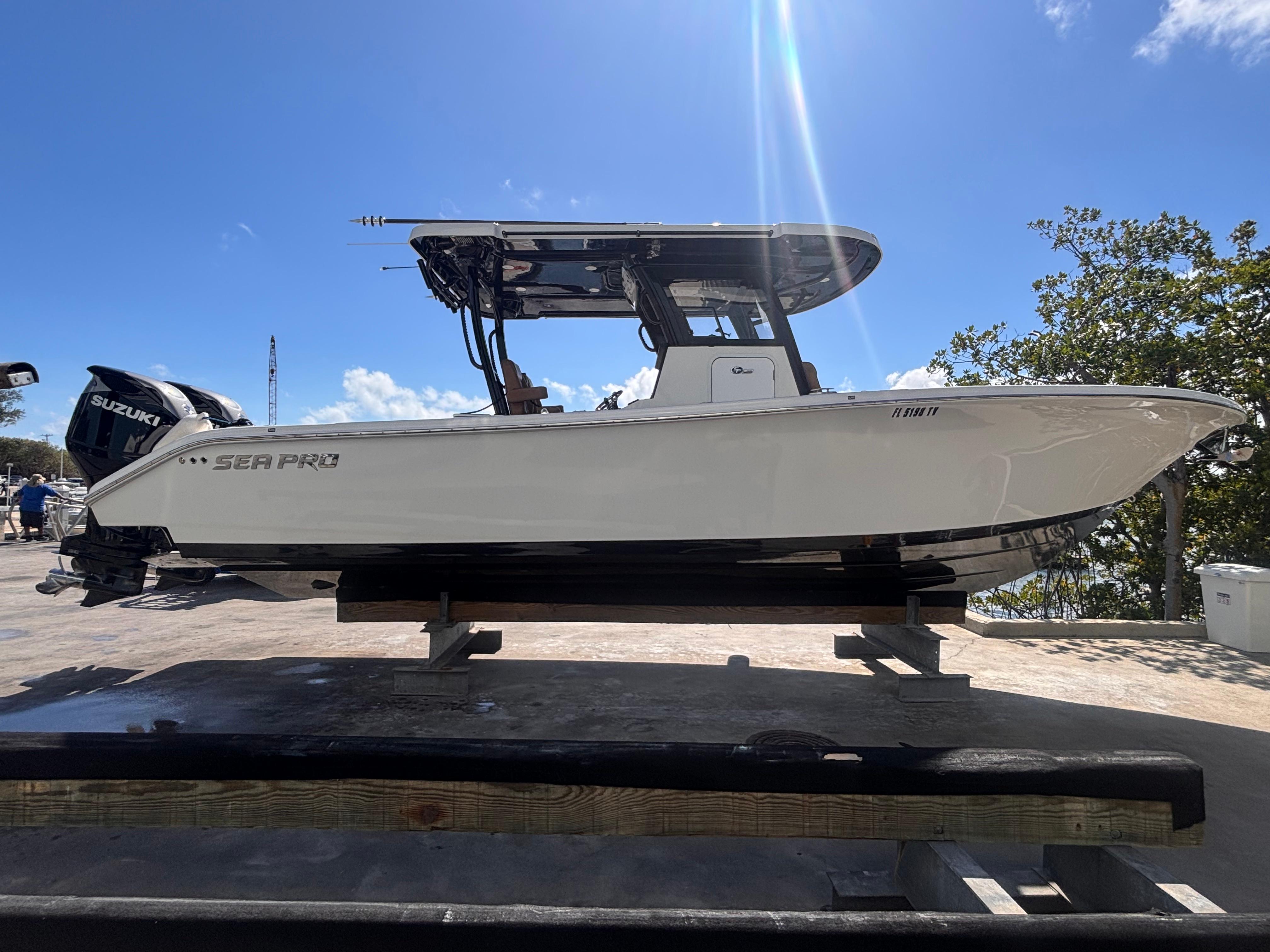 2024-sea-pro-320-dlx-offshore-power-9680240-20250211220127510-1_XLARGE