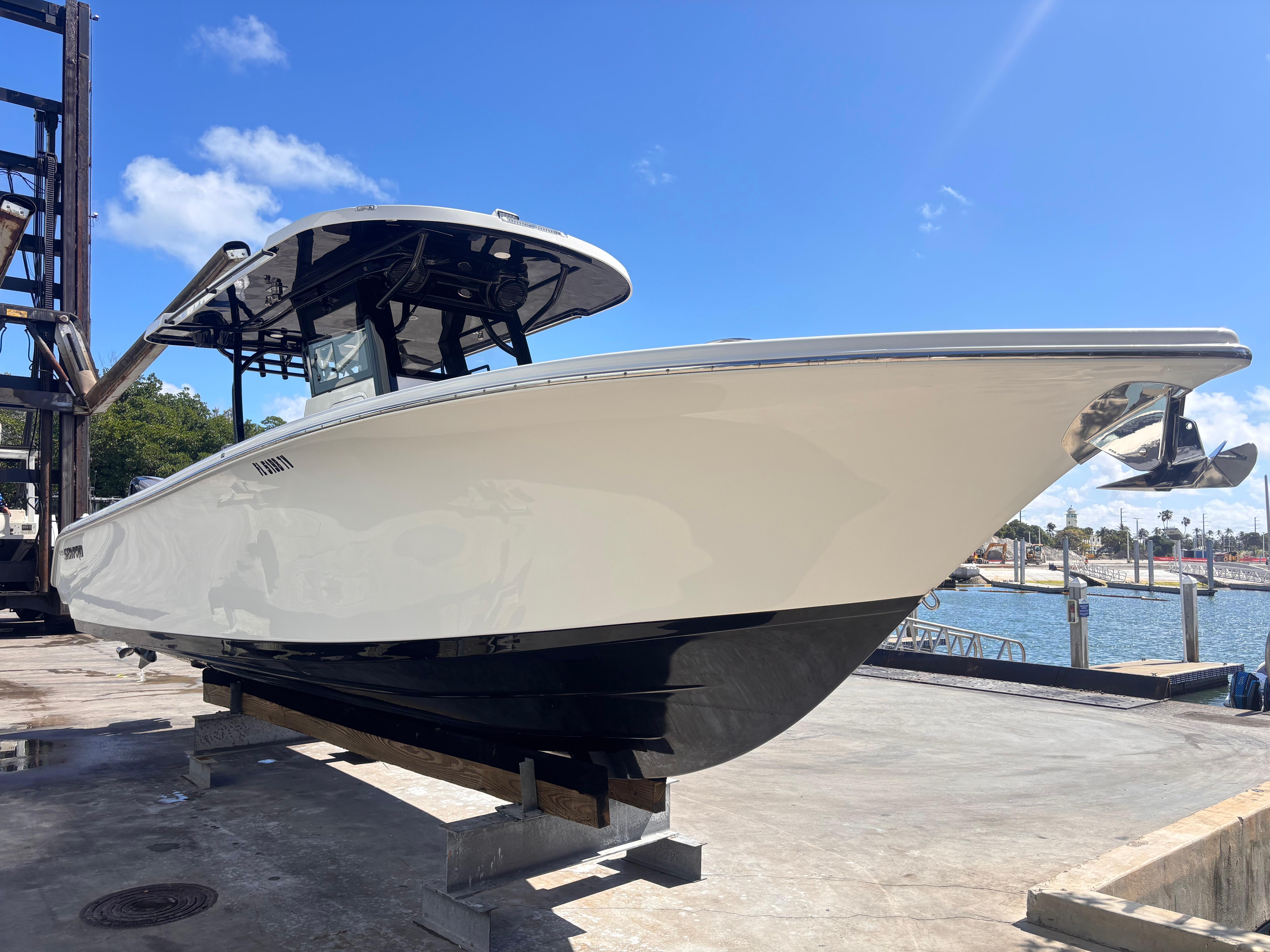 2024-sea-pro-320-dlx-offshore-power-9680240-20250211220132936-1_XLARGE